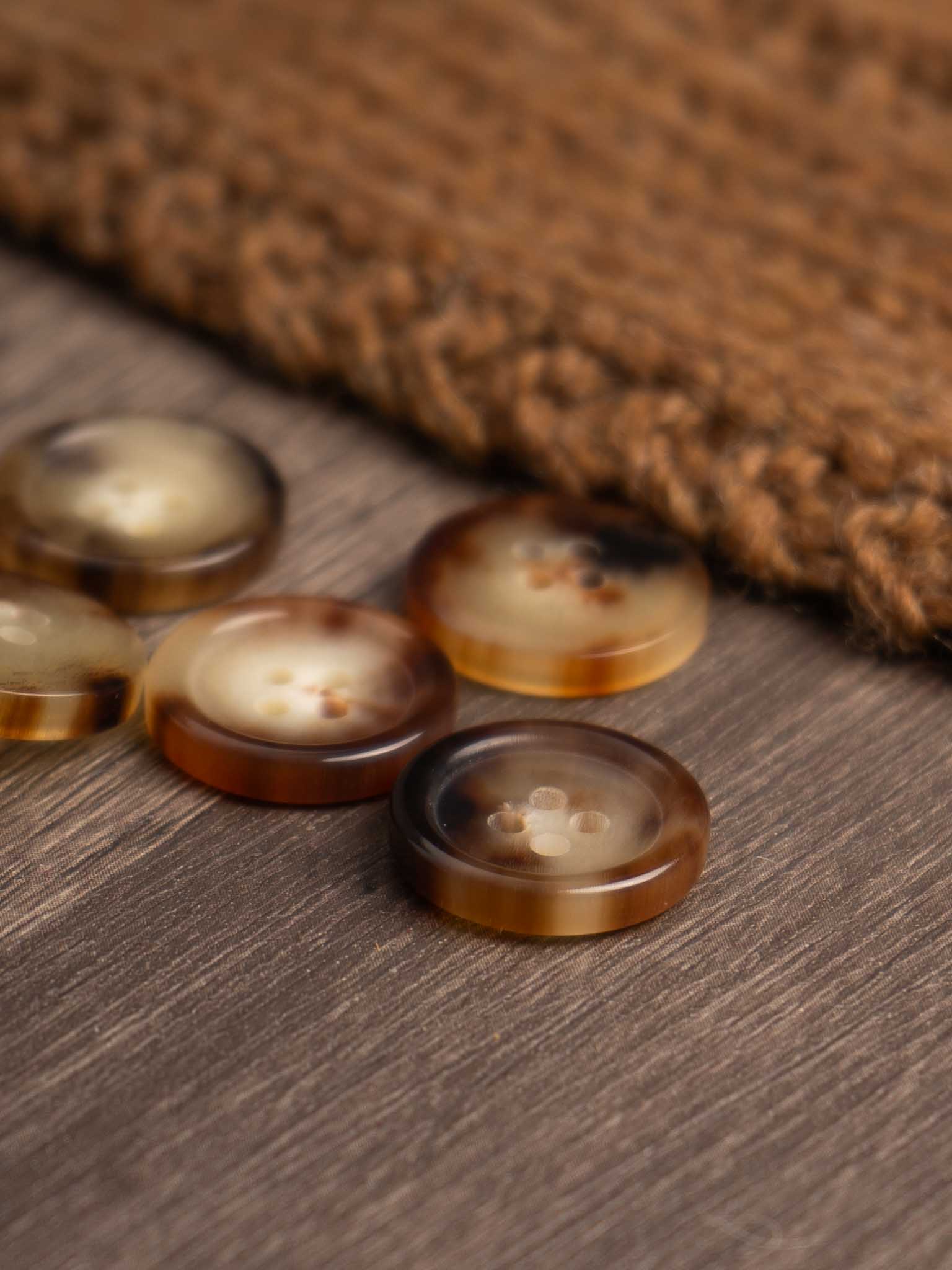 Ivy <br/><small> 18mm Horn Button</small>