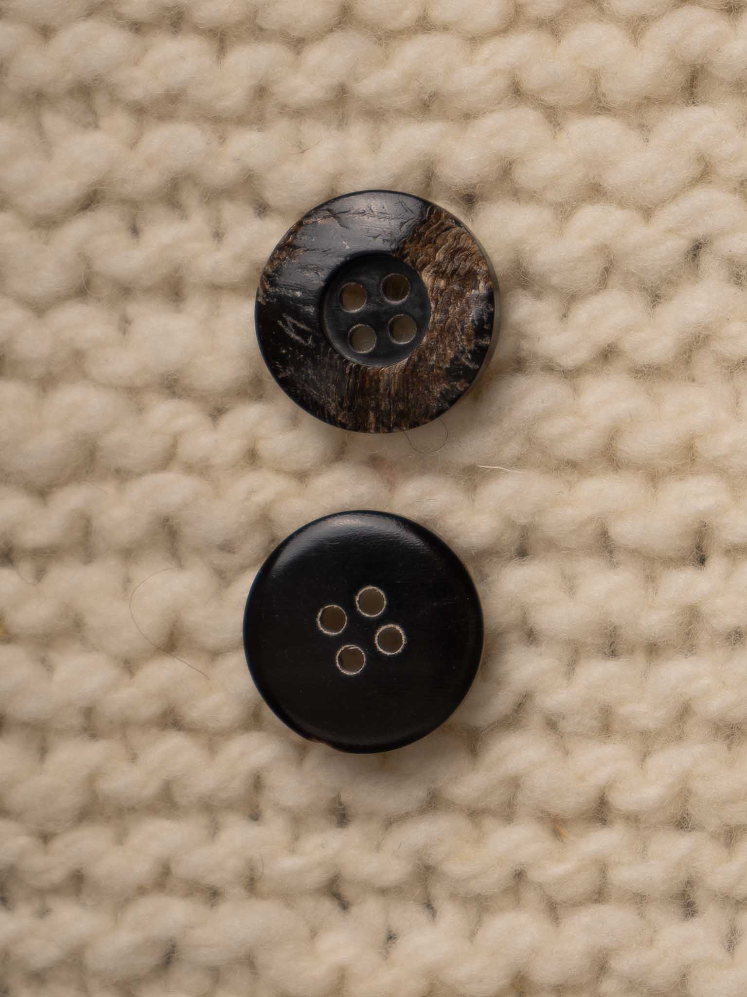 Juniper <br/><small>18mm Horn Button</small>