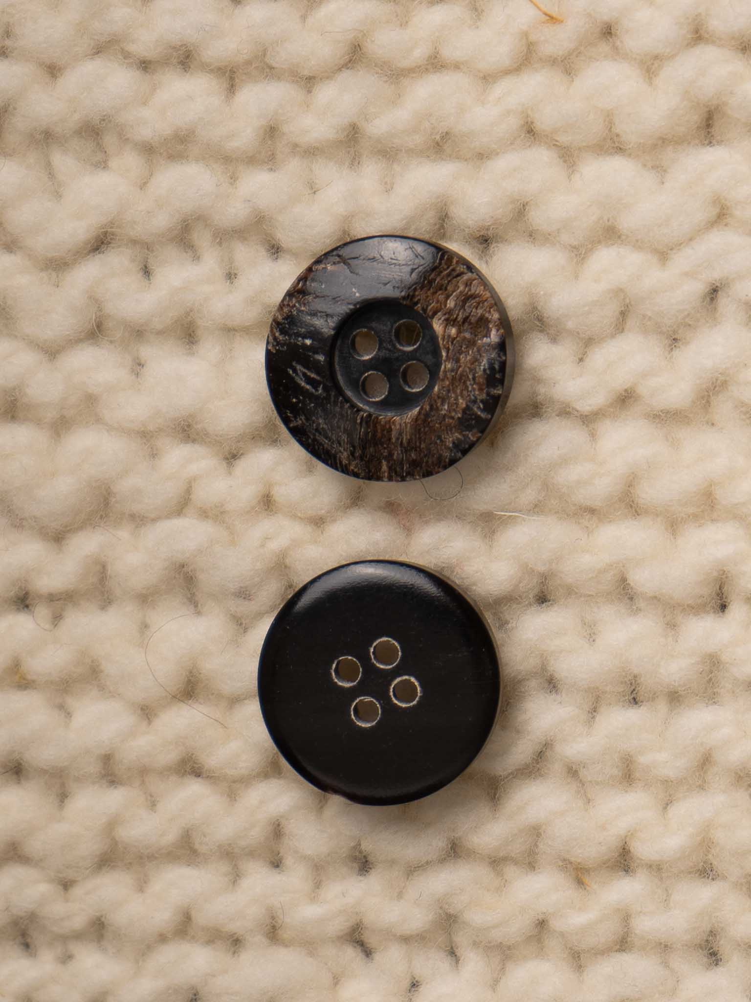 Juniper <br/><small>18mm Horn Button</small>