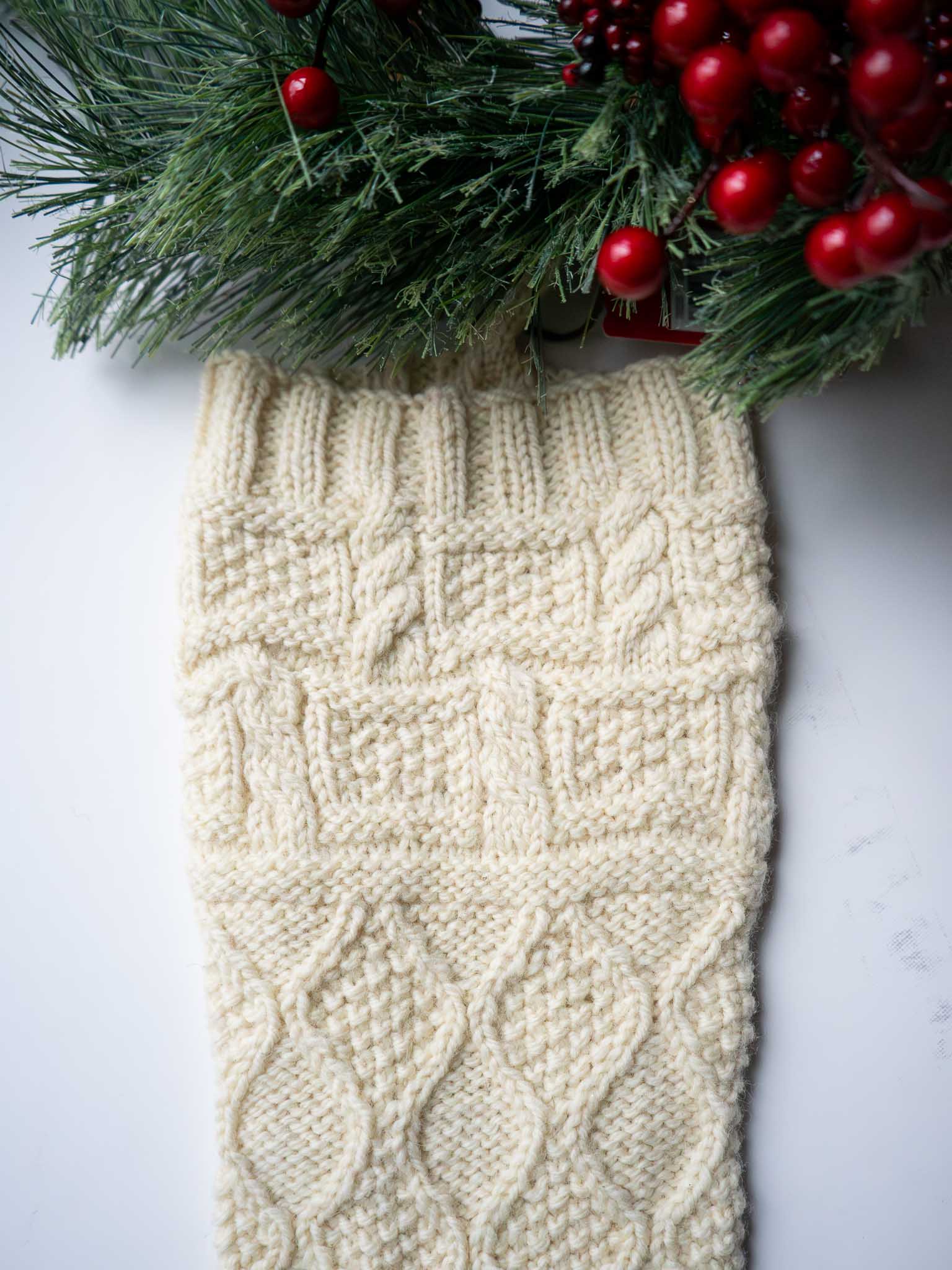Los Angeles Stocking <br/><small>home decor knitting pattern</small>