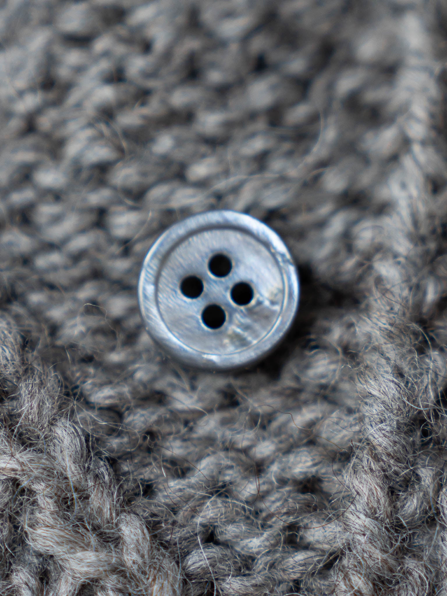 Mabel <br/><small>14mm & 16mm Iridescent shell Button Set</small>