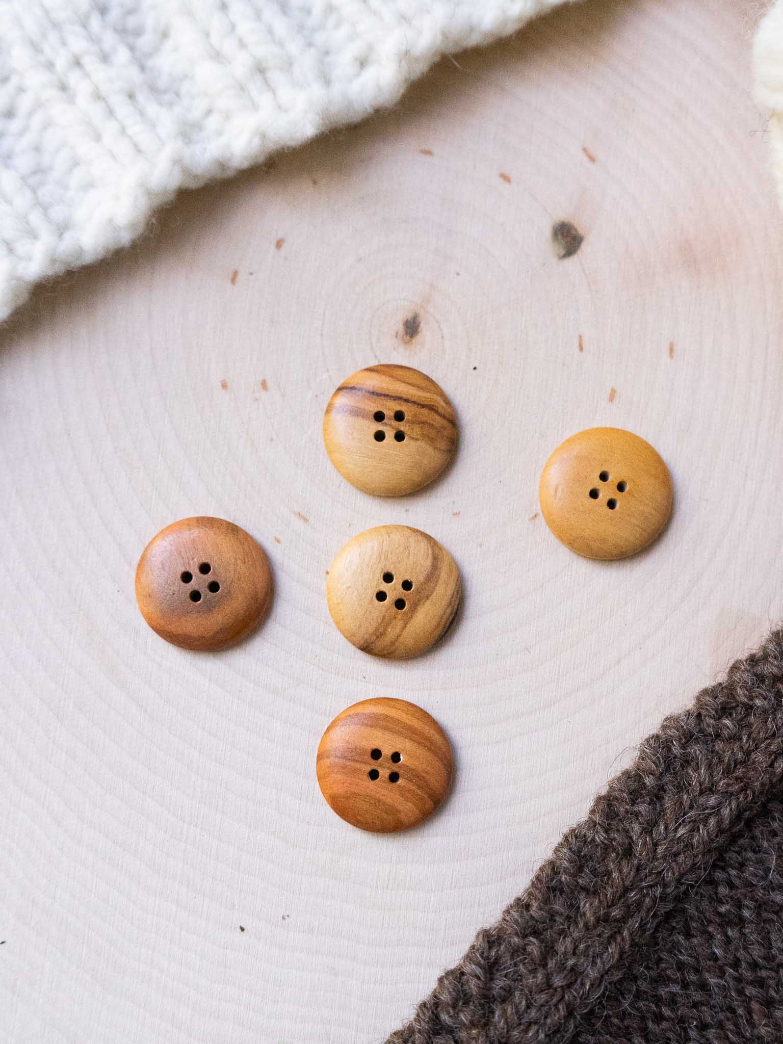 Maple <br/><small>21mm Wooden Button</small>