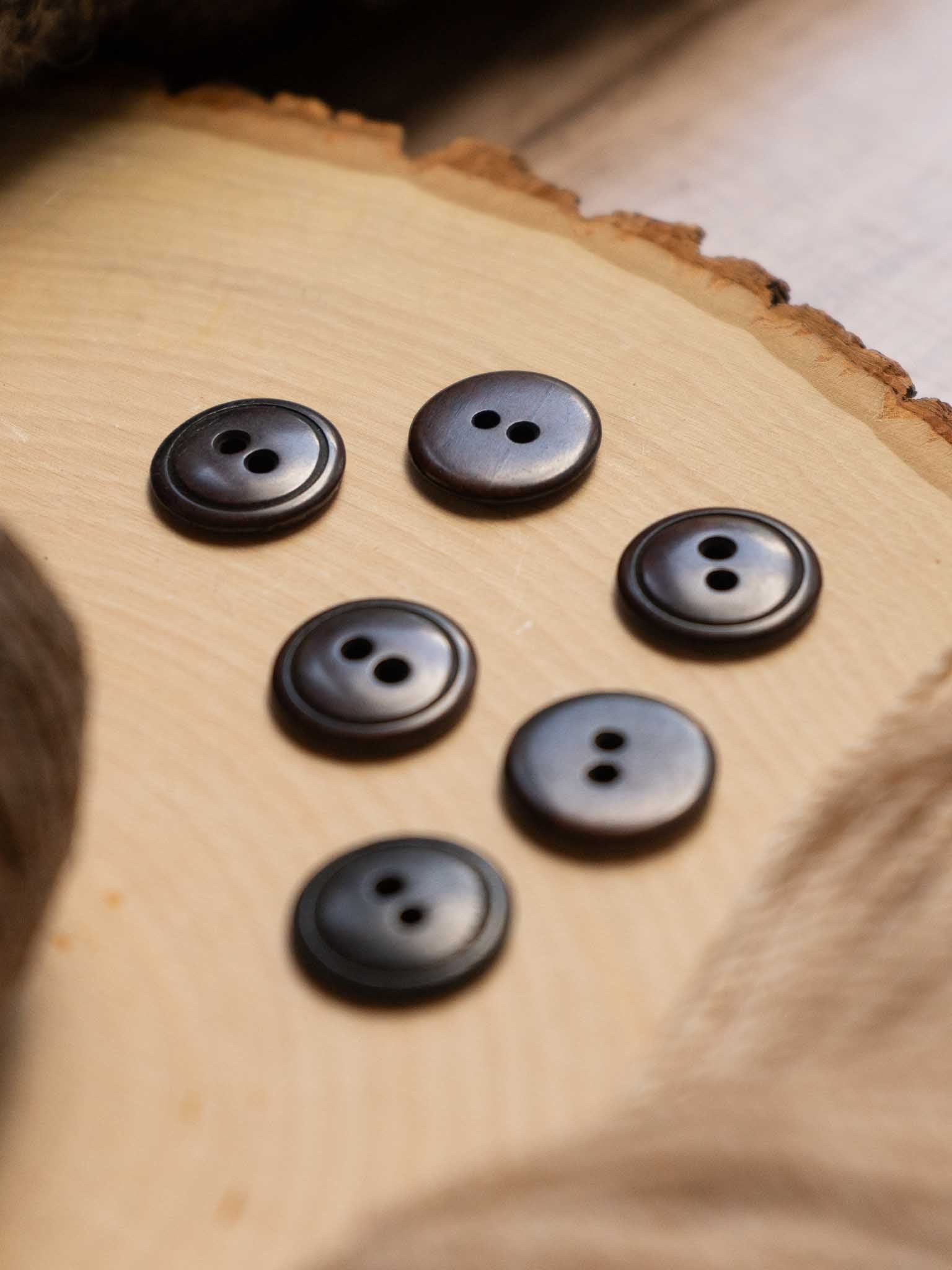 Midnight <br/><small>Wooden Button</small>