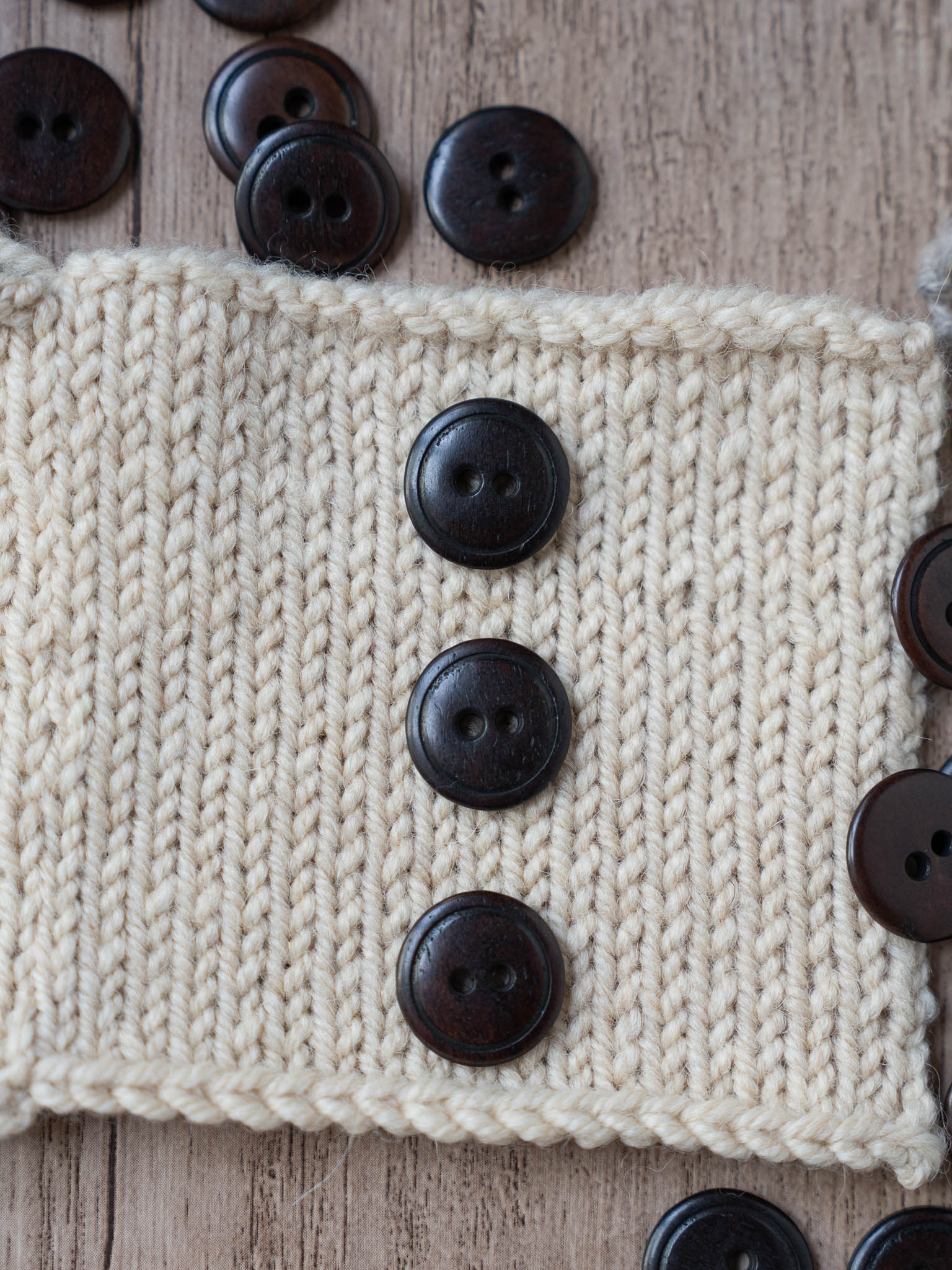 Midnight <br/><small>20mm Wooden Button</small>