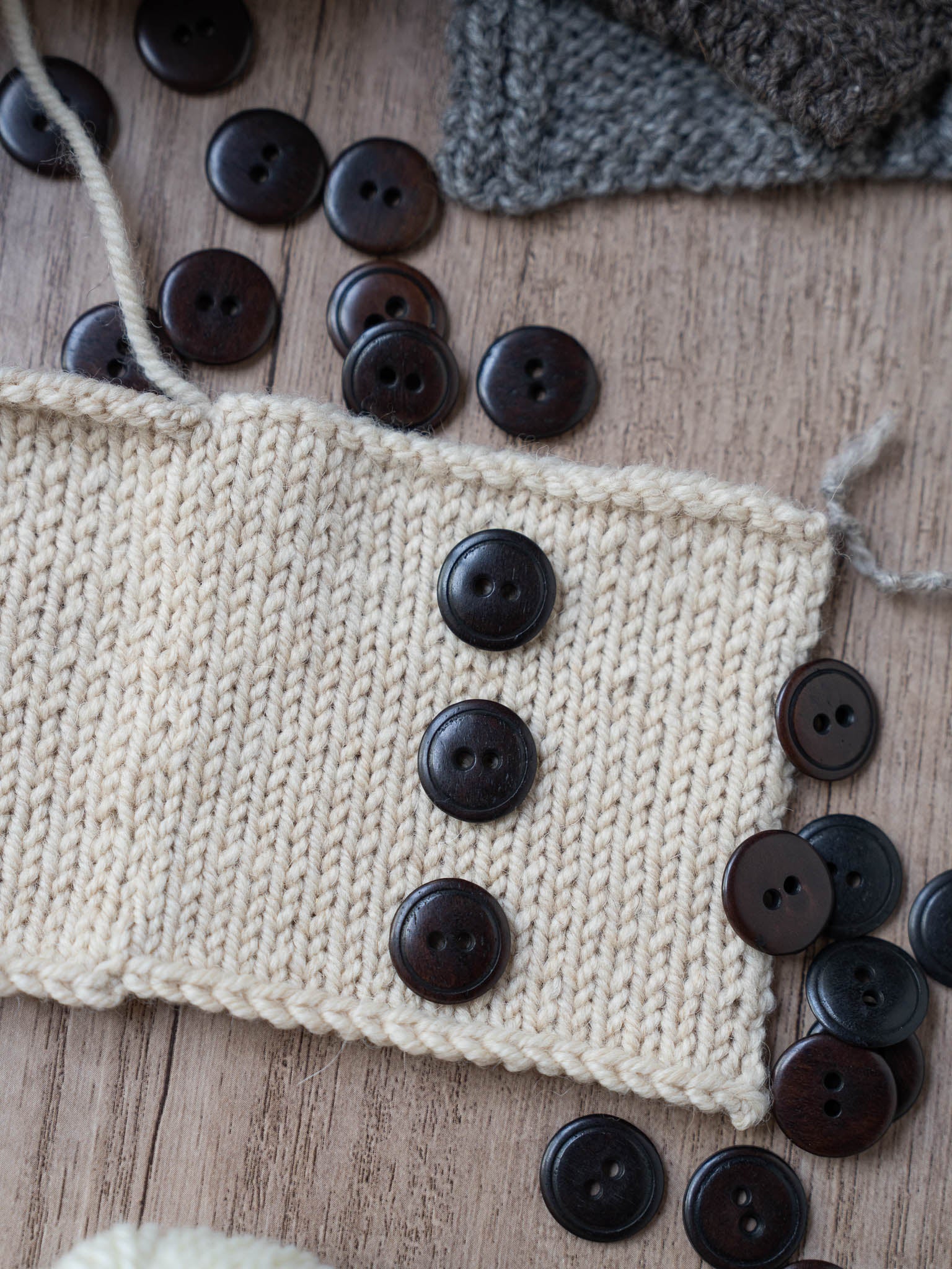 Midnight <br/><small>20mm Wooden Button</small>