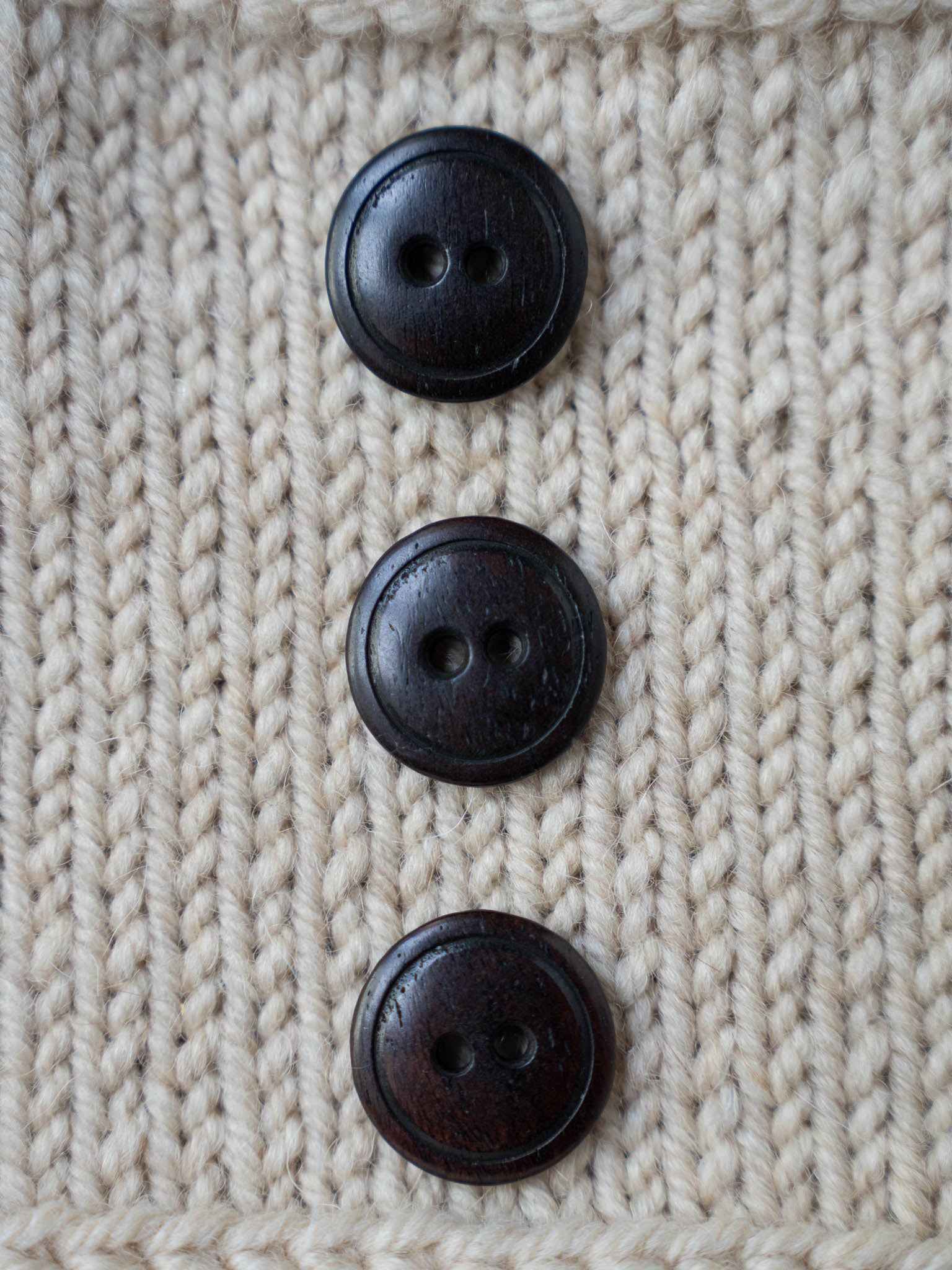 Midnight <br/><small>20mm Wooden Button</small>