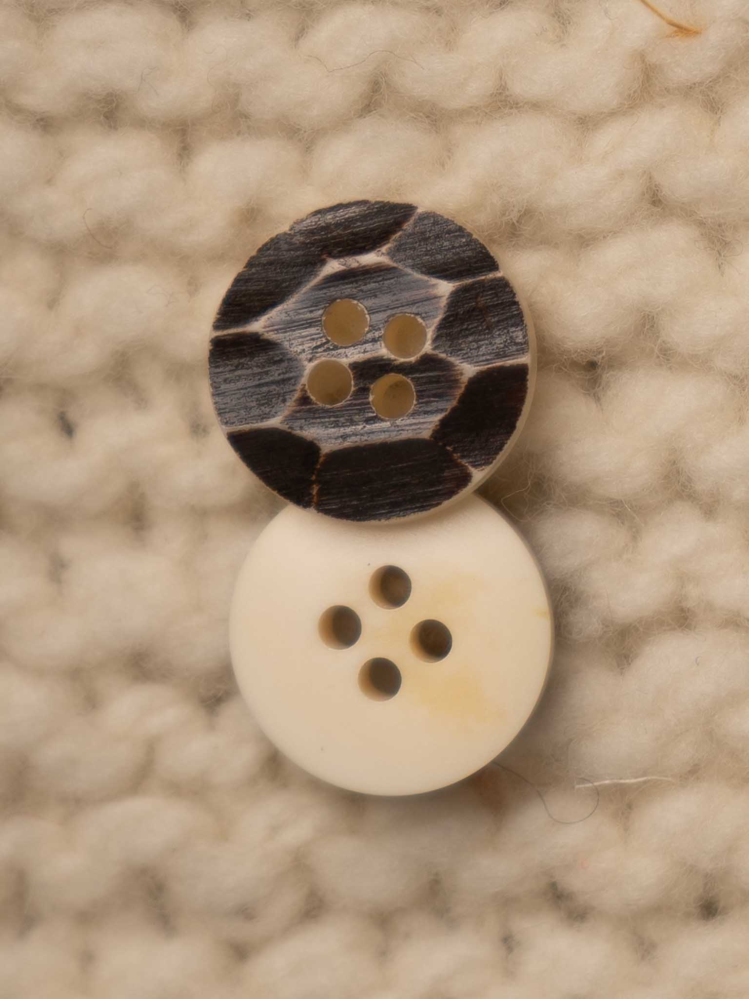 Mountain Ash <br/><small>15mm Horn Button</small>