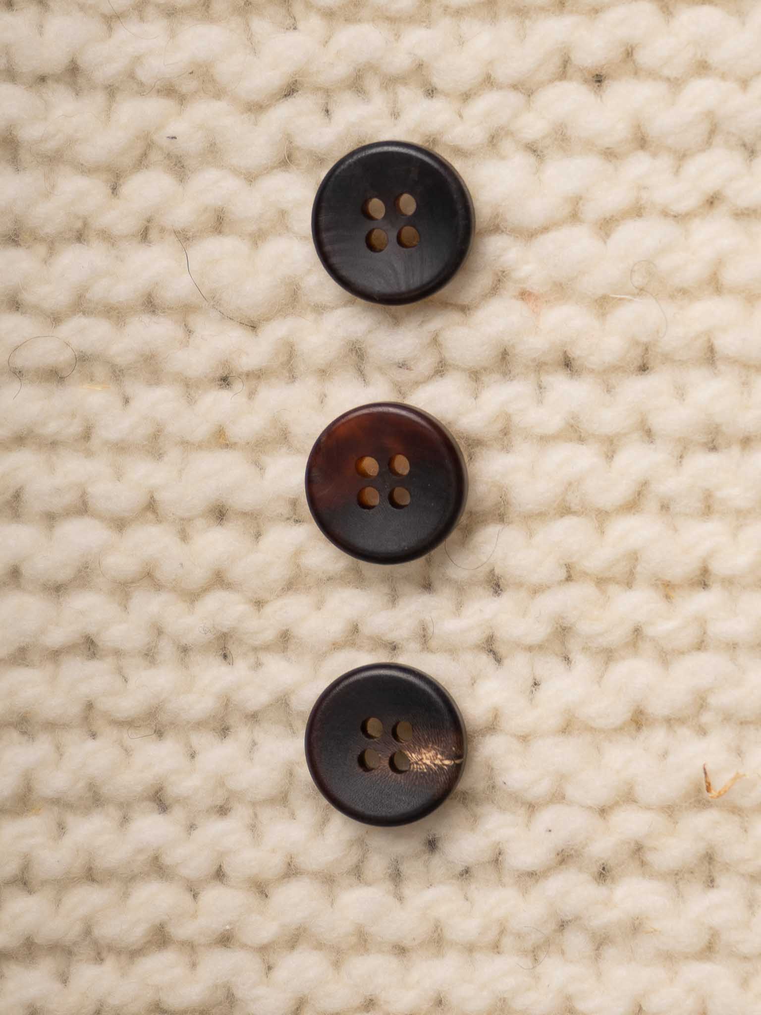 Plum <br/><small>15mm - 25mm Horn Button</small>