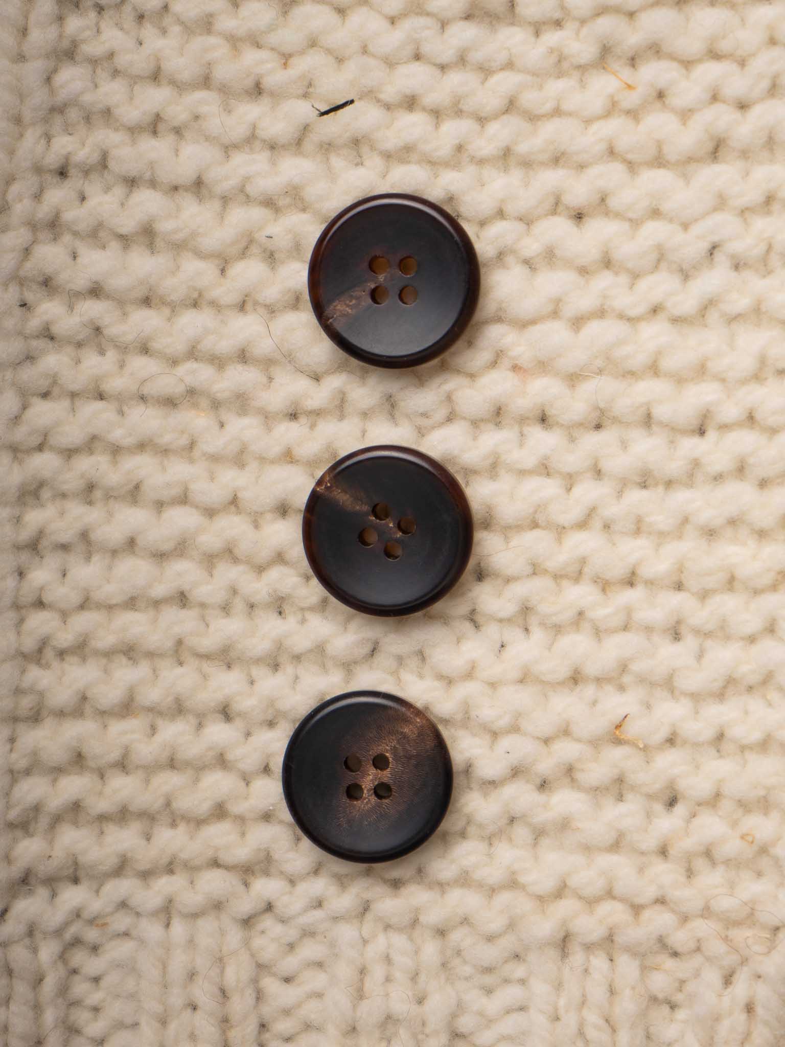 Plum <br/><small>15mm - 25mm Horn Button</small>