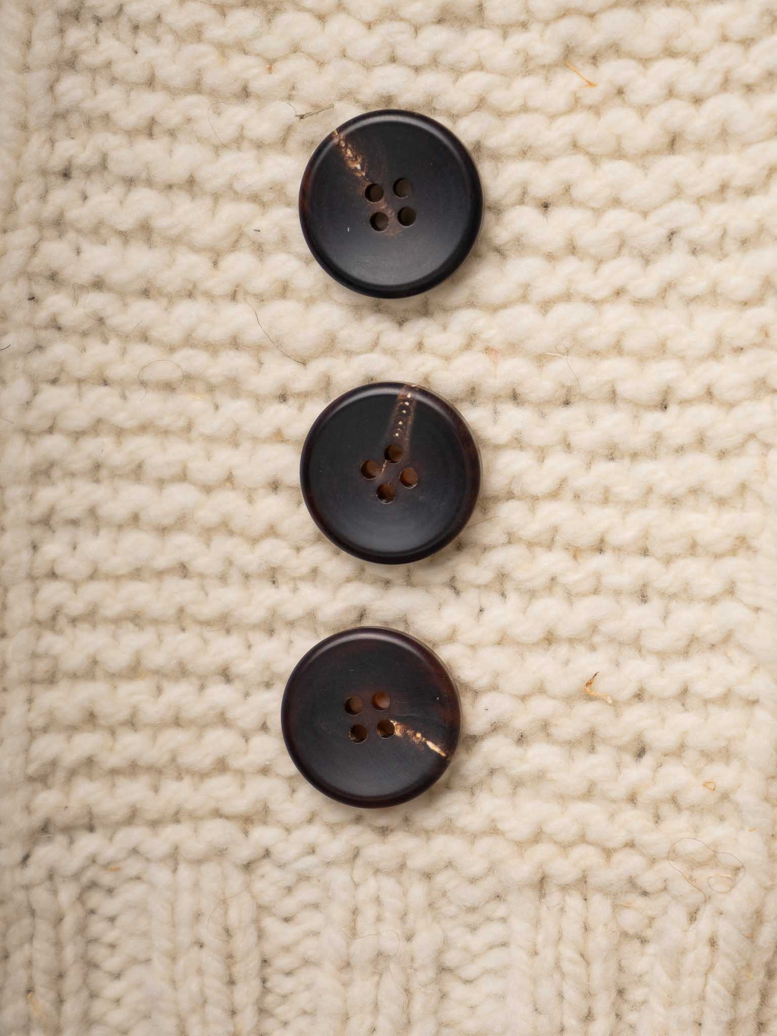 Plum <br/><small>15mm - 25mm Horn Button</small>