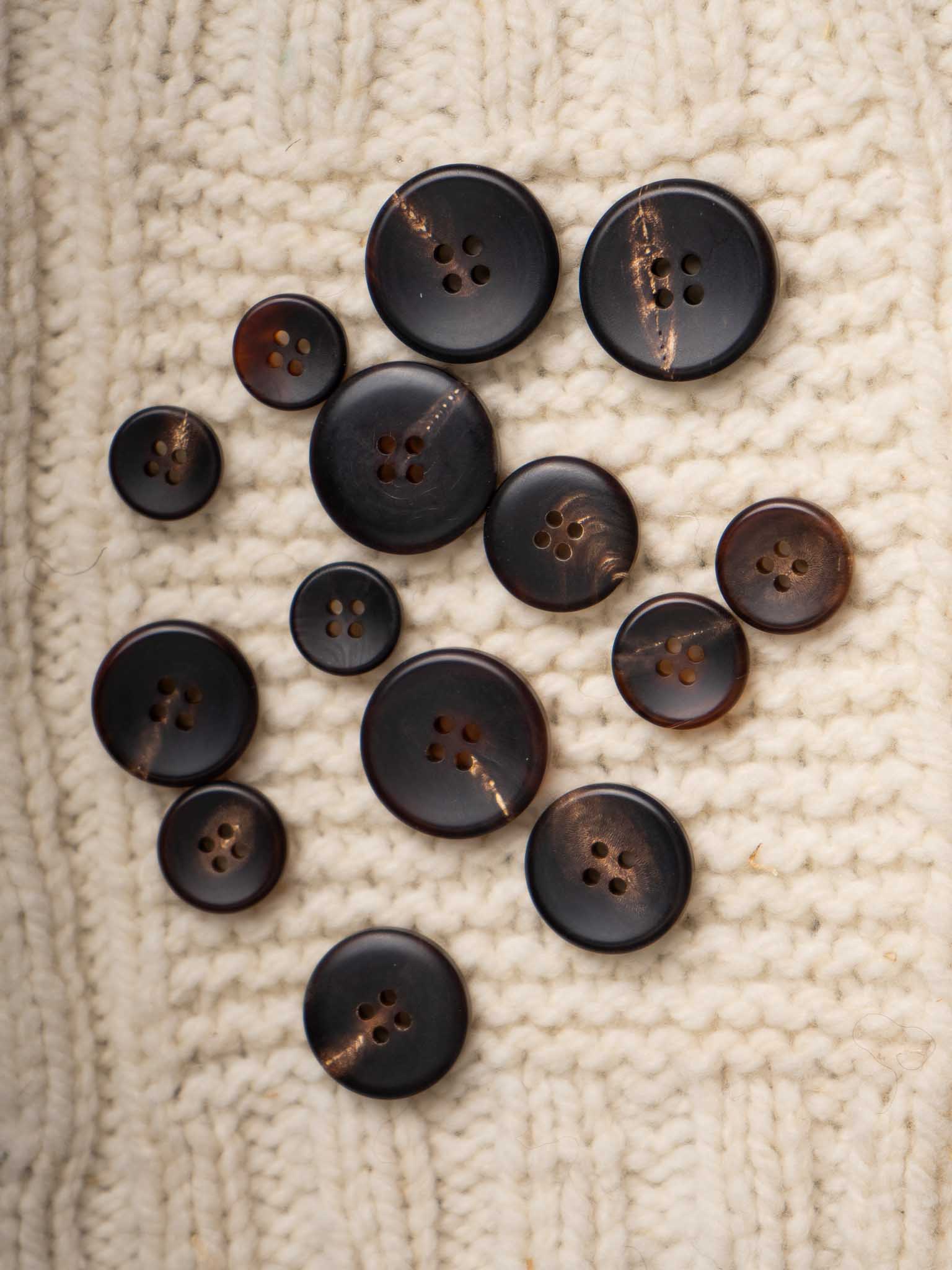 Plum <br/><small>15mm - 25mm Horn Button</small>