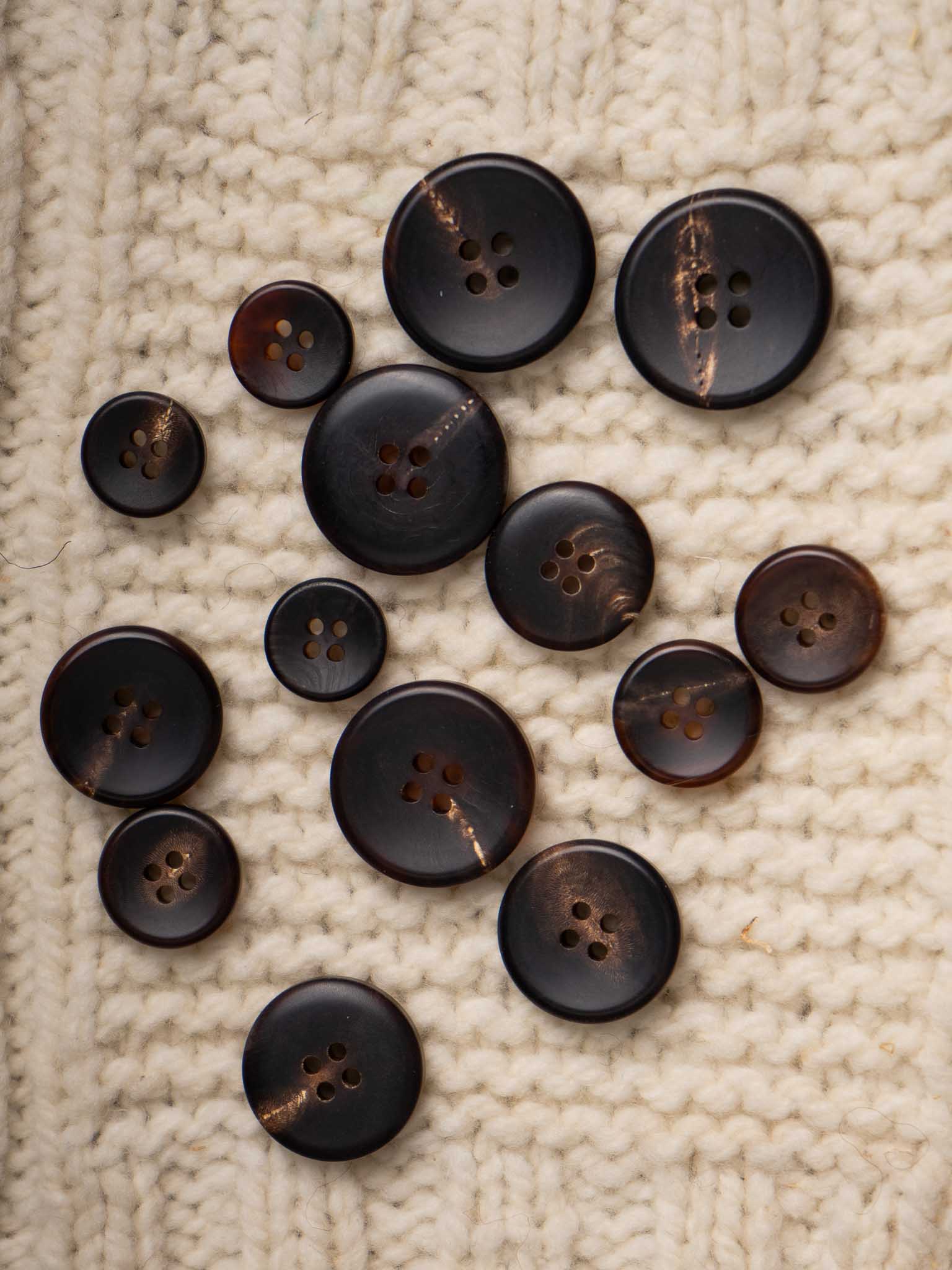 Plum <br/><small>15mm - 25mm Horn Button</small>