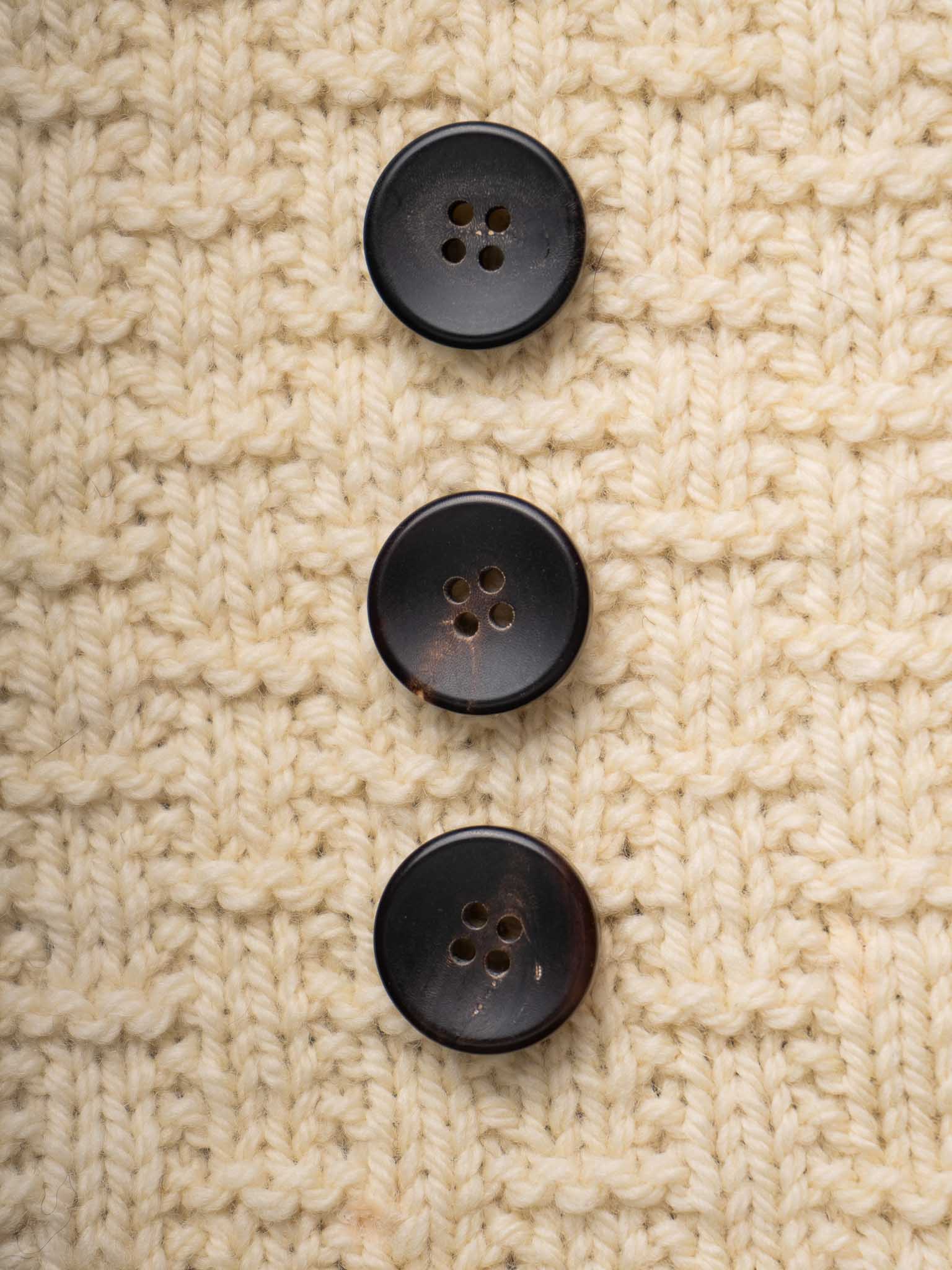 Plum <br/><small>15mm - 25mm Horn Button</small>