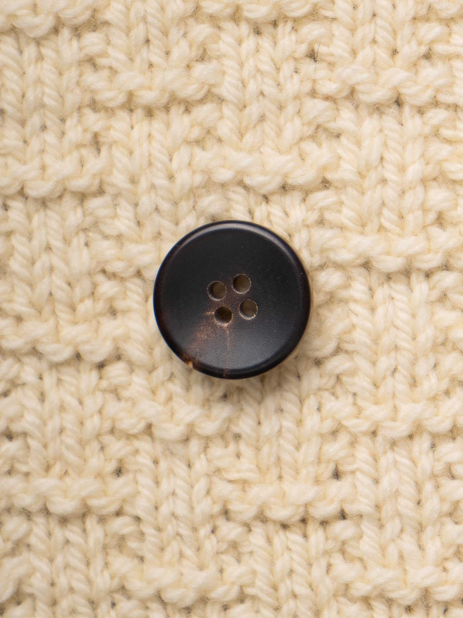 Plum <br/><small>15mm - 25mm Horn Button</small>