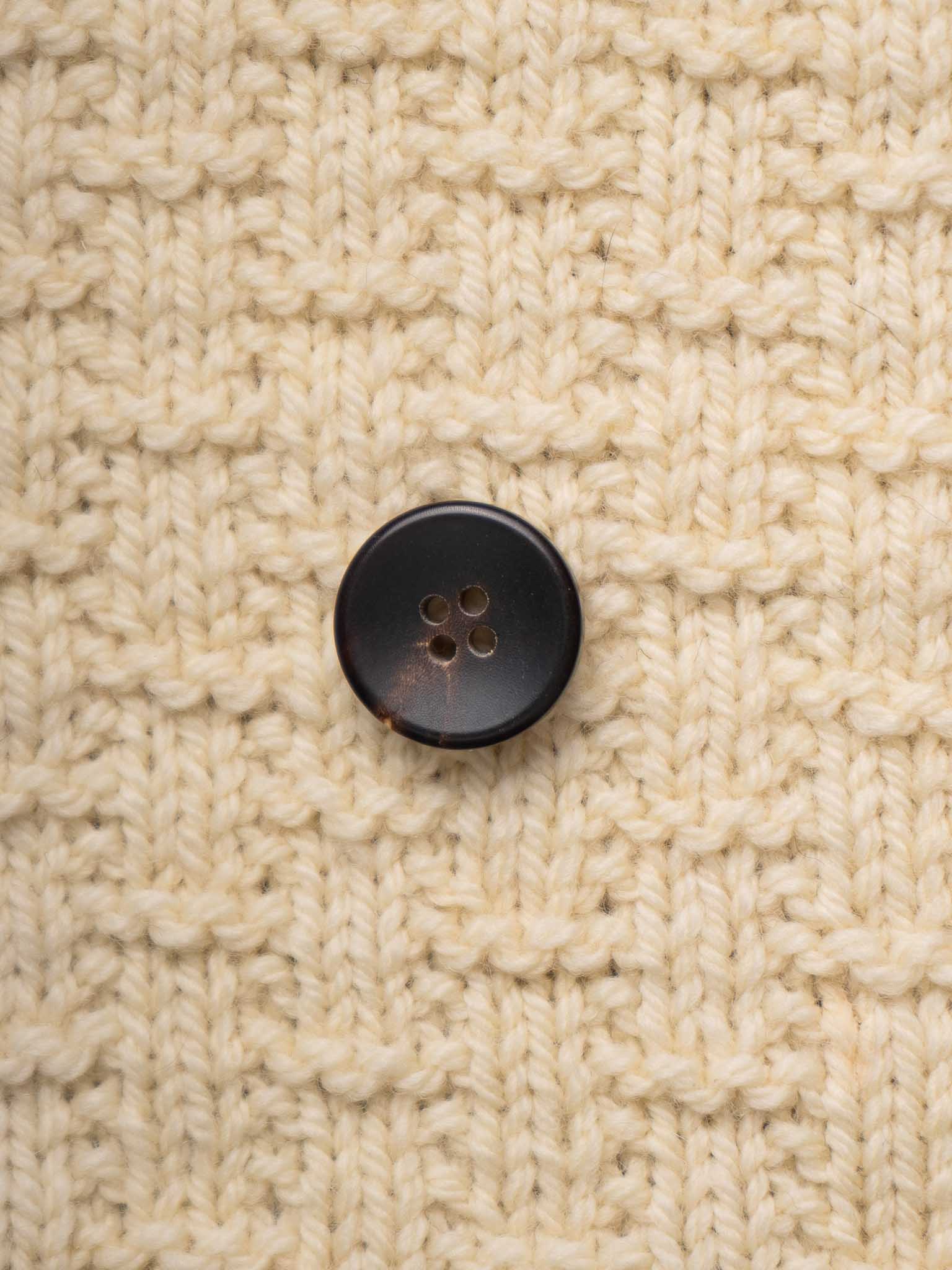 Plum <br/><small>15mm - 25mm Horn Button</small>