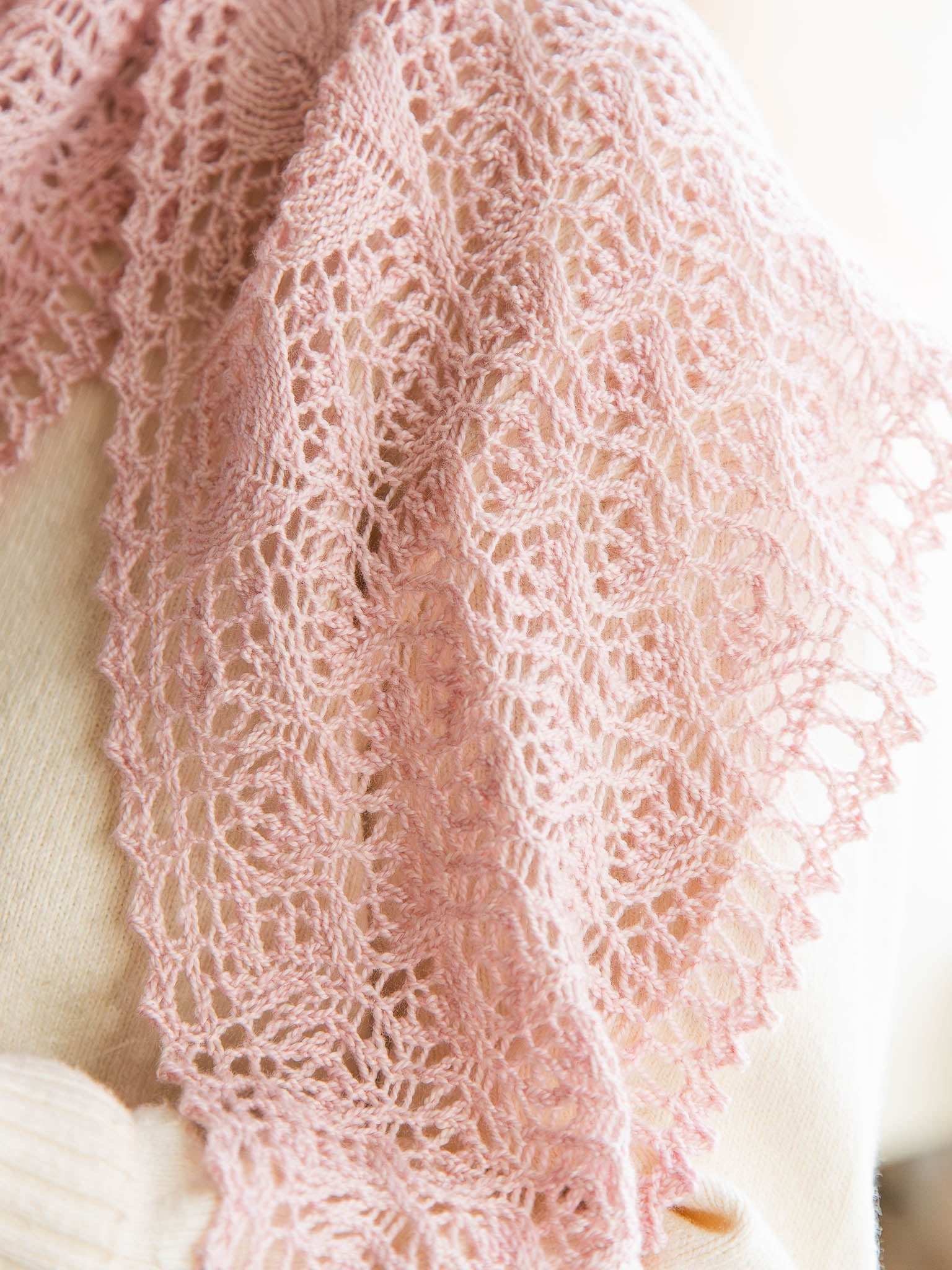 Sakura Fubuki <br/><small> lace shawl knitting pattern</small>