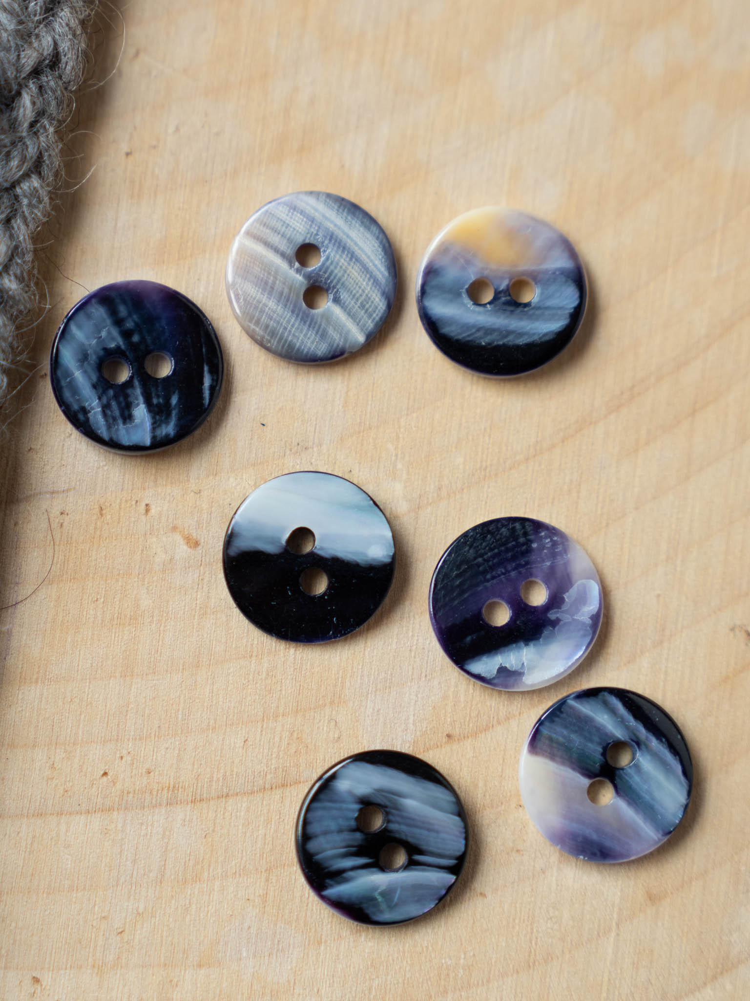 Slate <br/><small>12mm & 18 mm Mussel Shell Button</small>