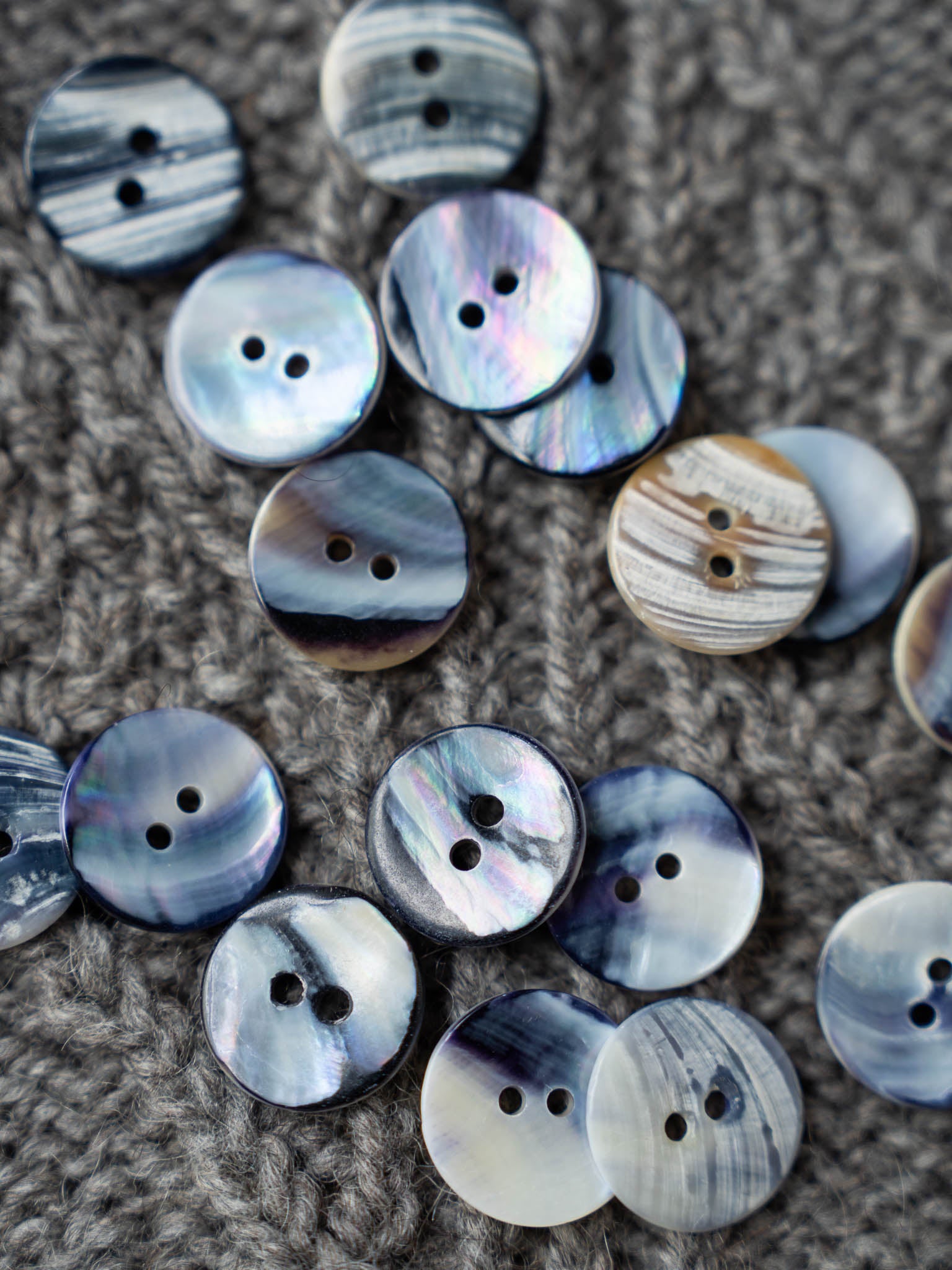 Slate <br/><small>12mm & 18 mm Mussel Shell Button</small>