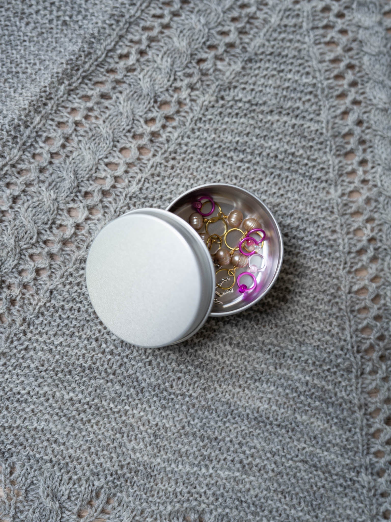 Tin Storage Box for Stitch Markers – Small Metal Organizer for Knitting Notions