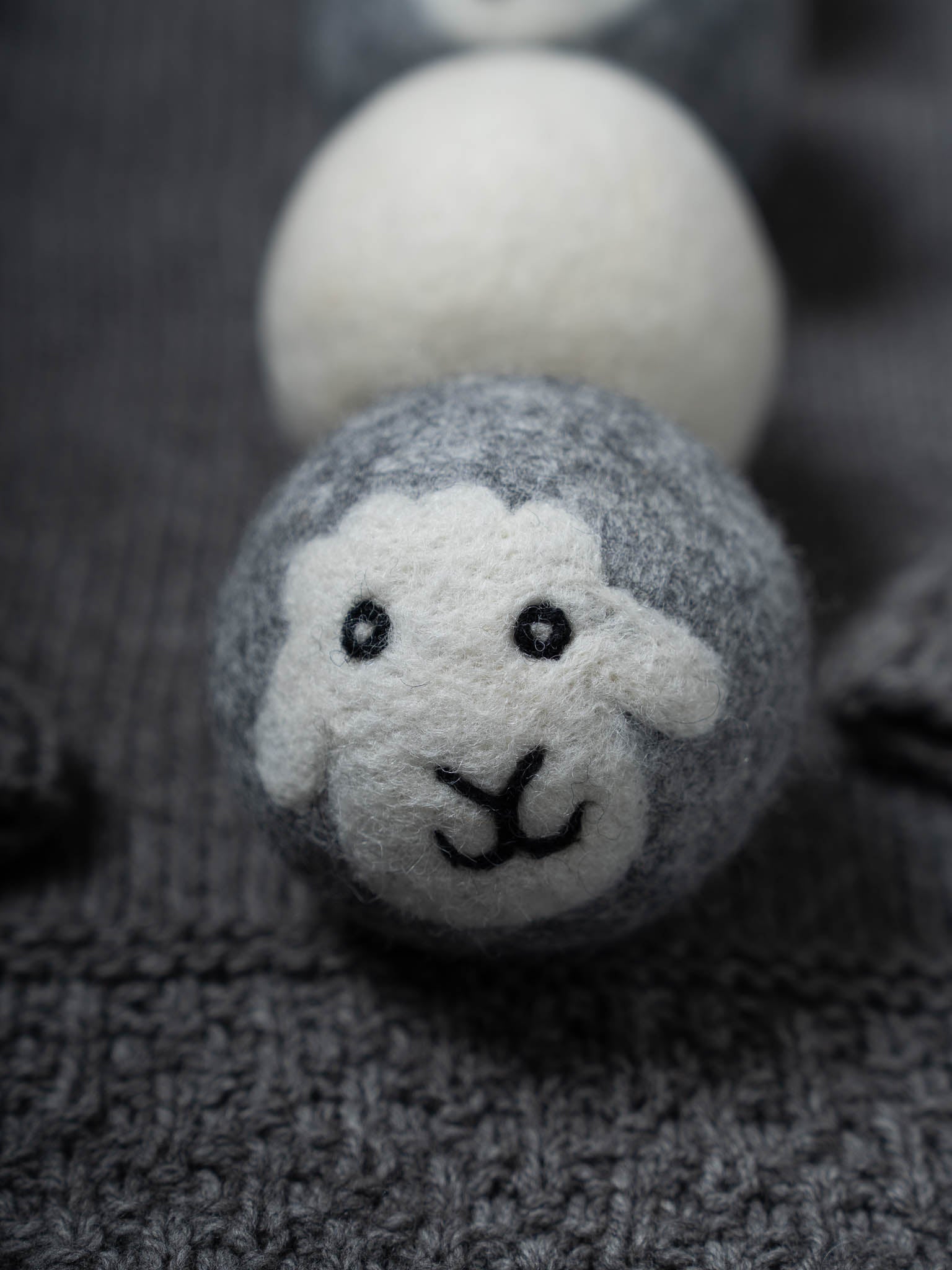 Natural Wool Dryer Balls Set of 4 with Mesh Laundry Bag