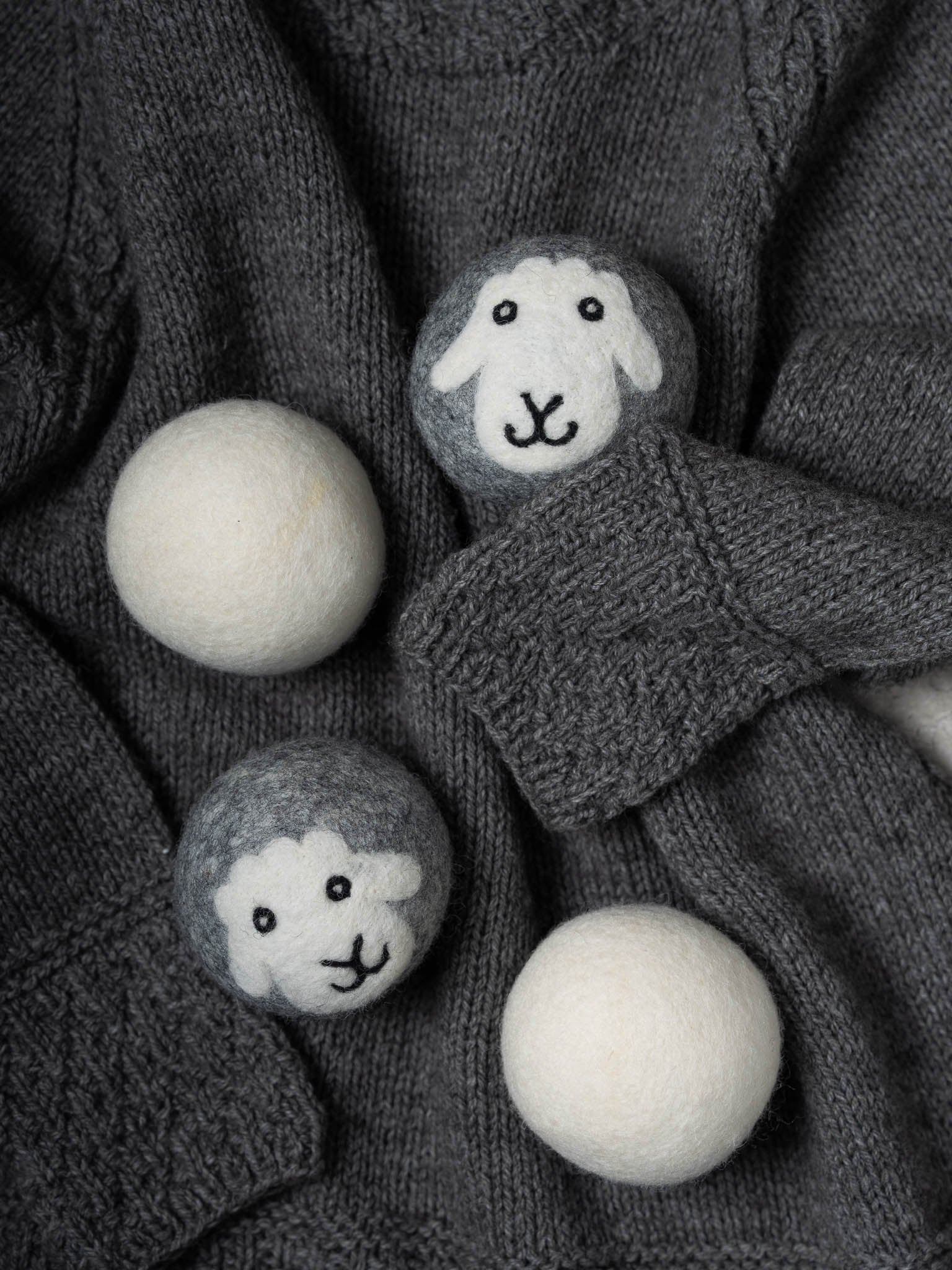 Natural Wool Dryer Balls Set of 4 with Mesh Laundry Bag