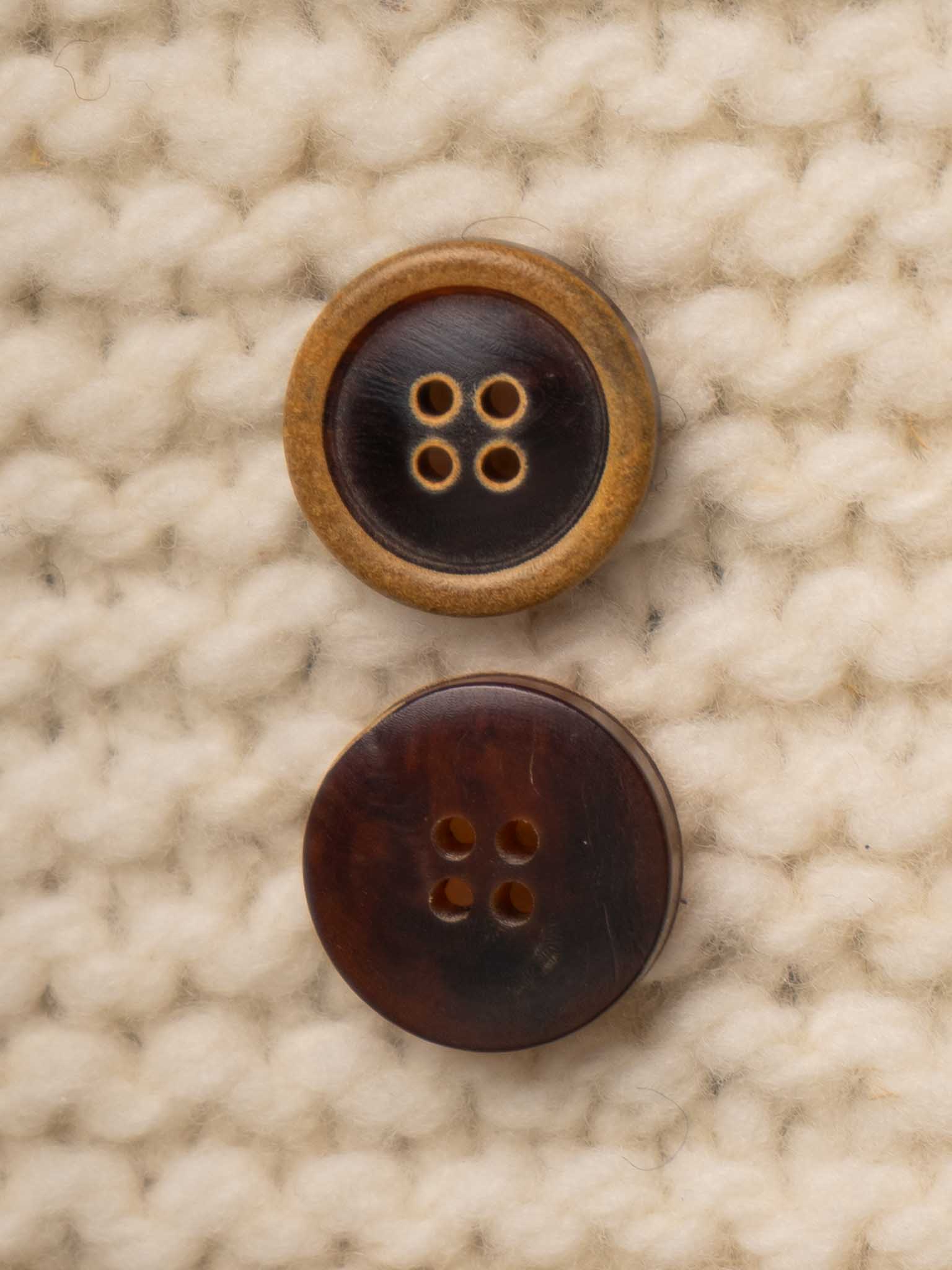 Yew <br/><small>18mm Horn Button</small>