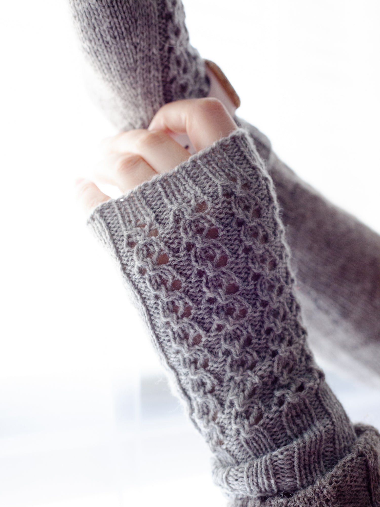 Cloverleaf Lace Mitts