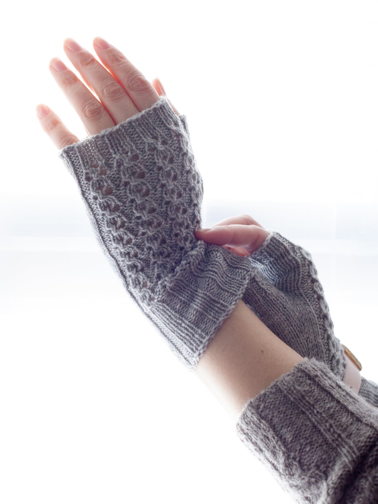 Cloverleaf Lace Mitts