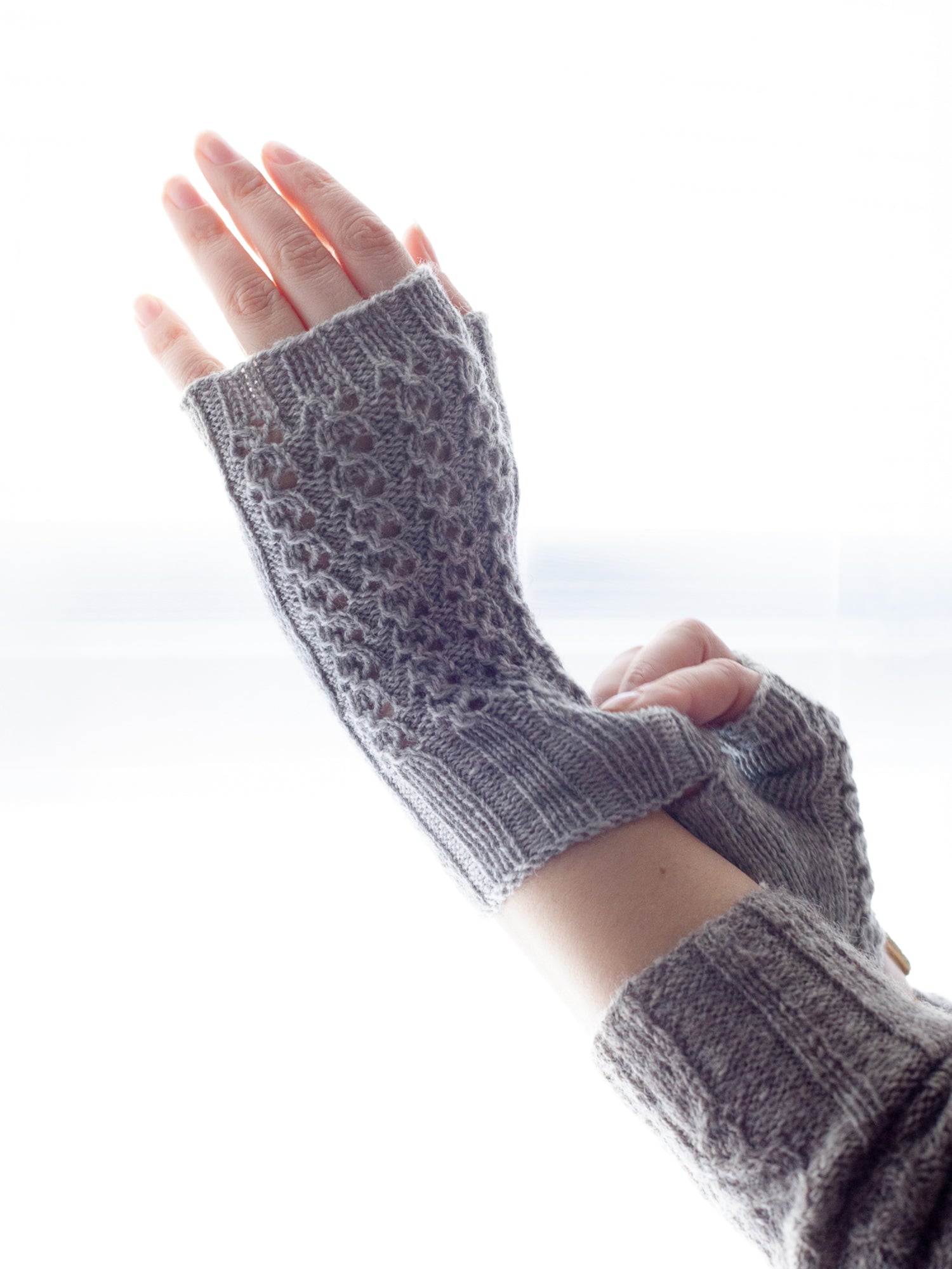 Cloverleaf Lace Mitts