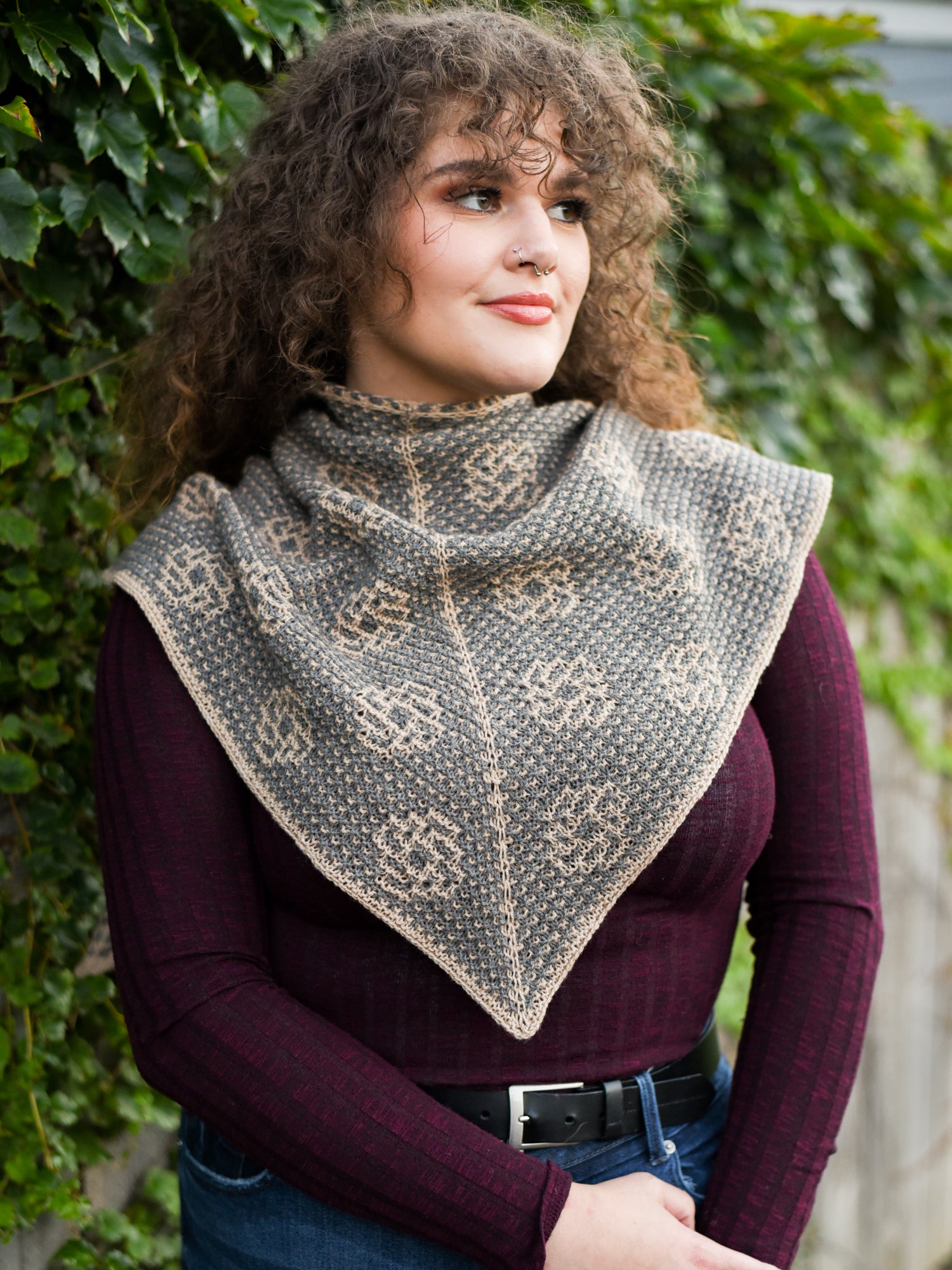 Dreams in Poppies Triangle shawl <br/><small>knitting pattern</small>