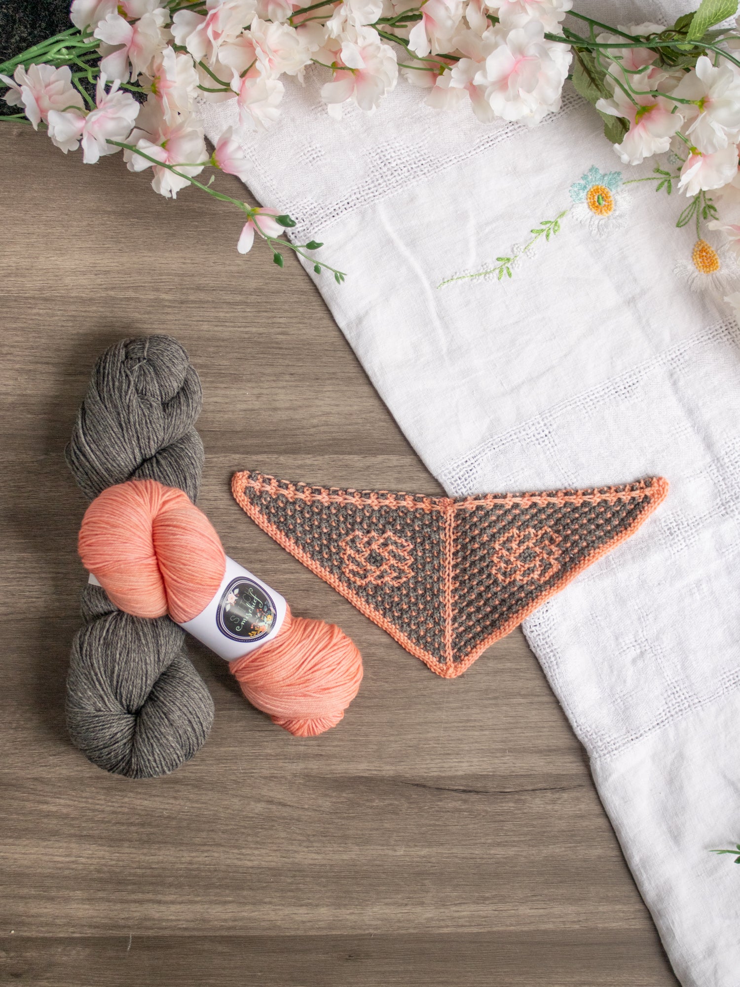 Dreams in Poppies Triangle shawl <br/><small>knitting pattern</small>
