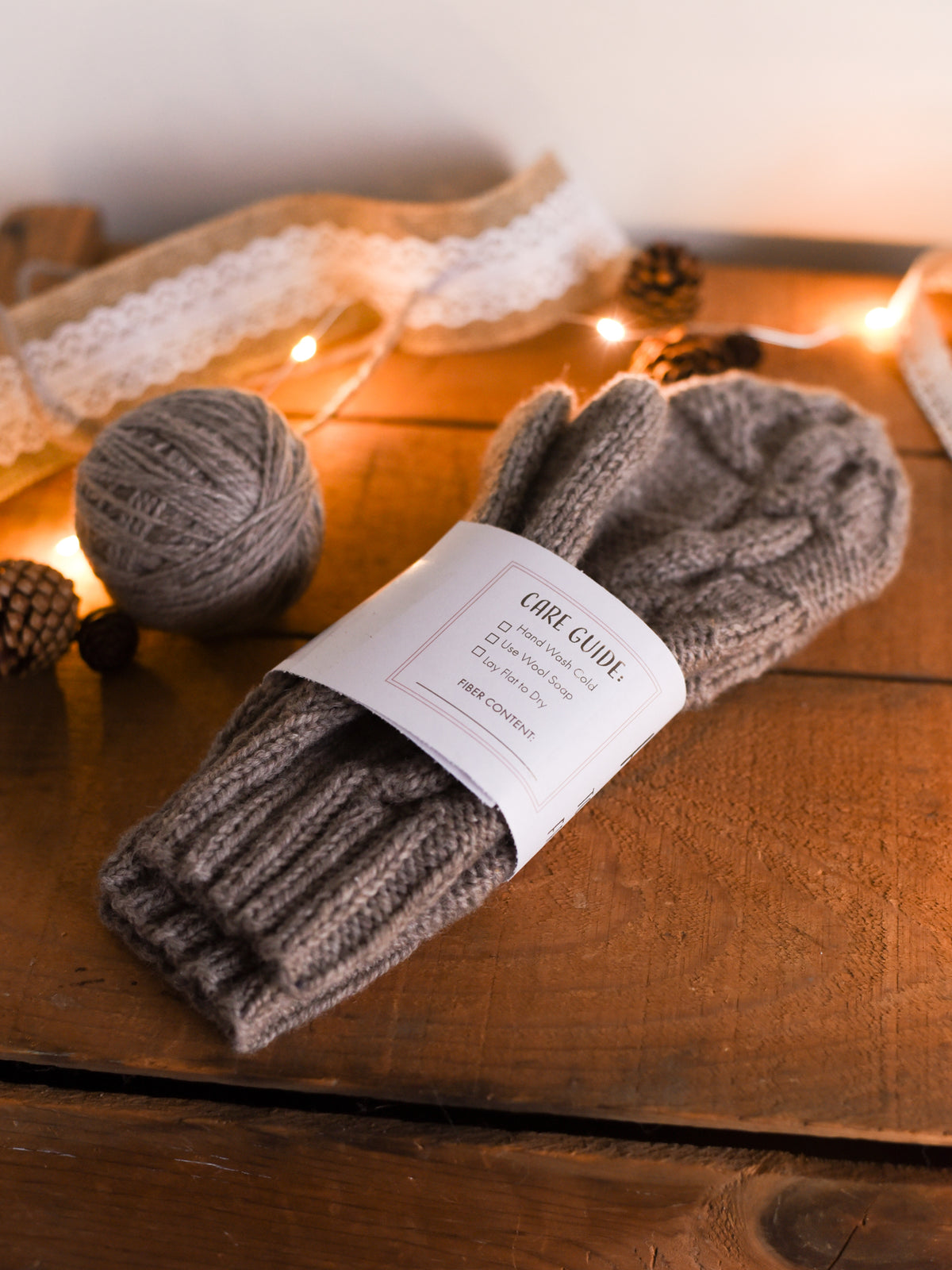 Free Printable Gift Tags - "Hand knit with Love"