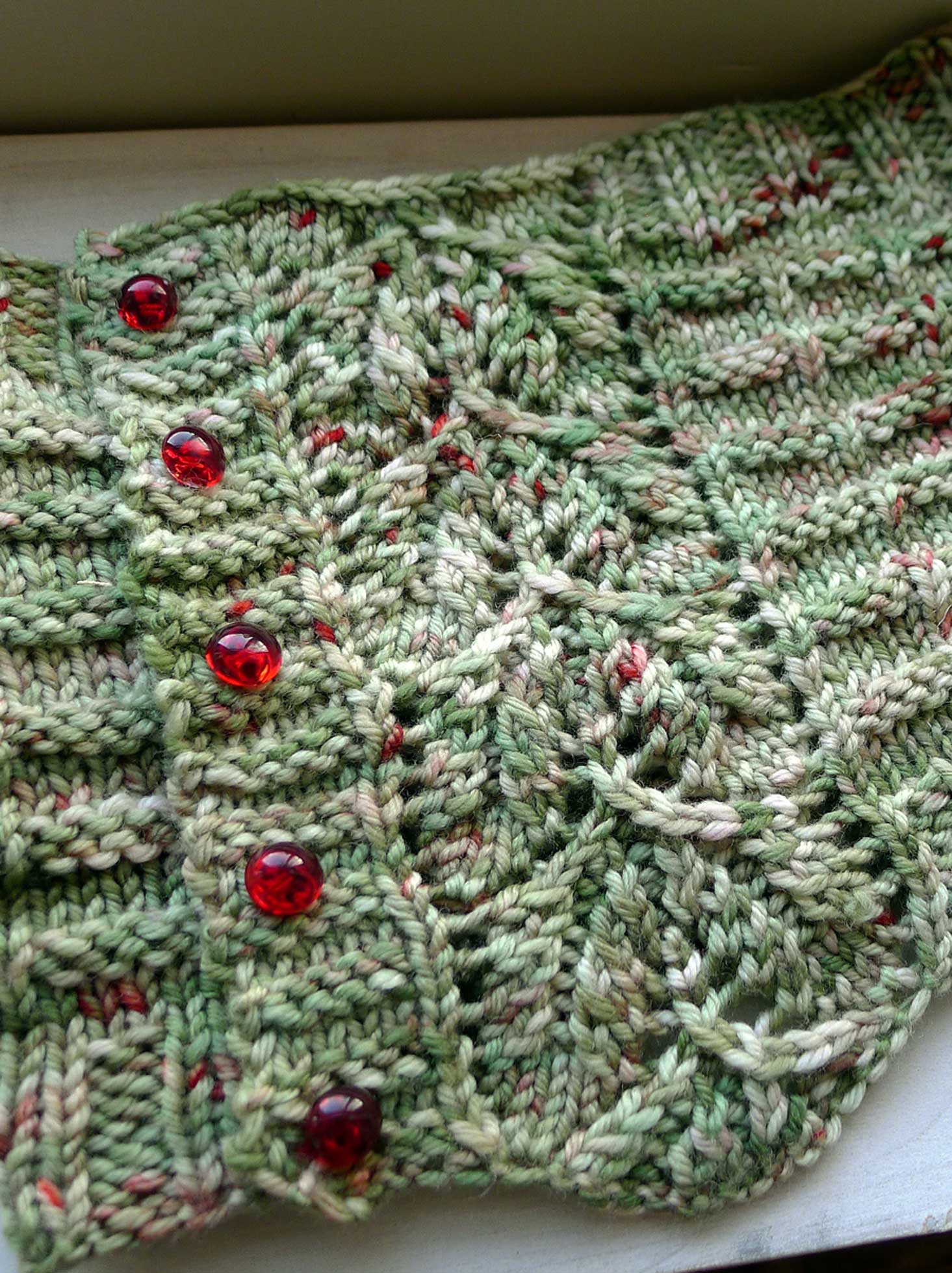 Hollyfrost Cowl <br/><small>knitting pattern</small>