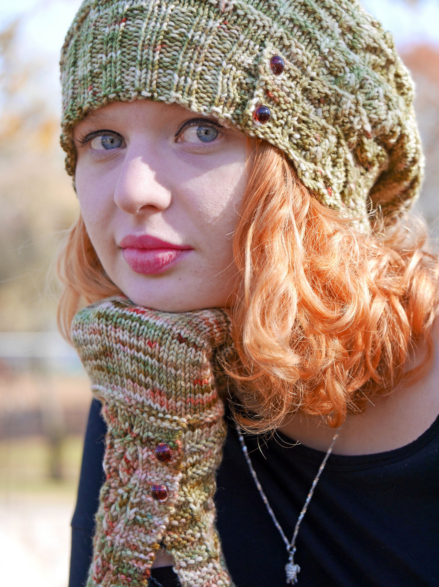 Hollyfrost Hat <br/><small>knitting pattern</small>