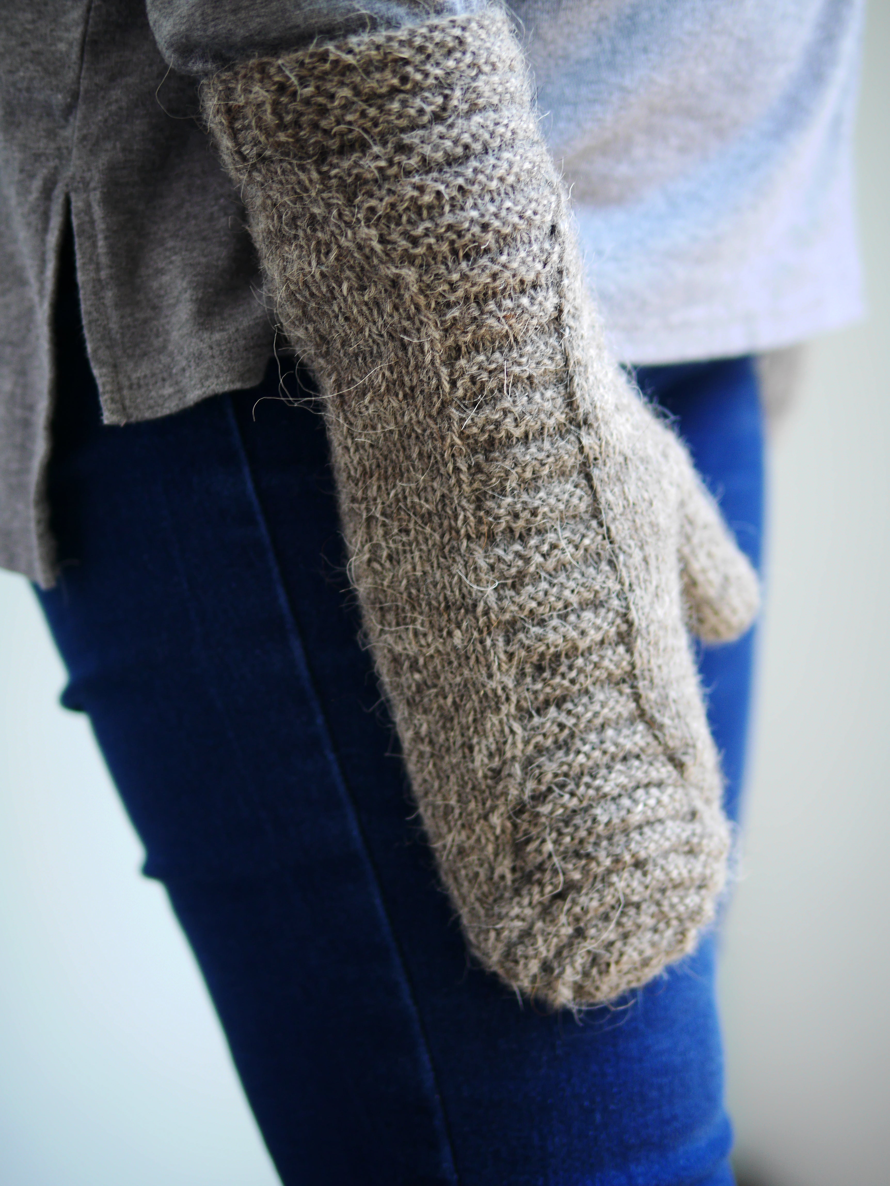 Mittens Unzipped <br/><small>knitting pattern</small>