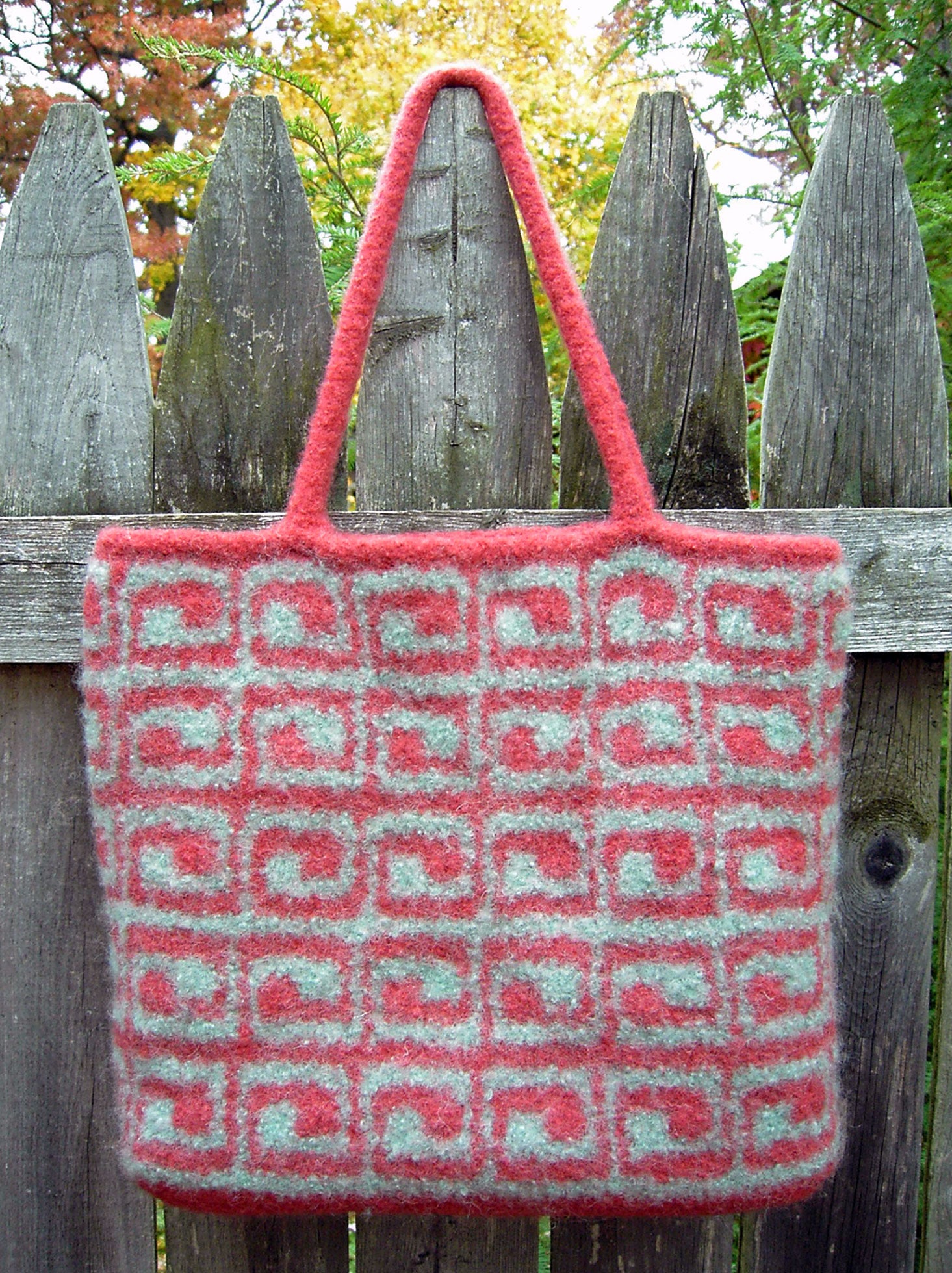 Box in Box Felted Bag <br/><small>knitting pattern</small>