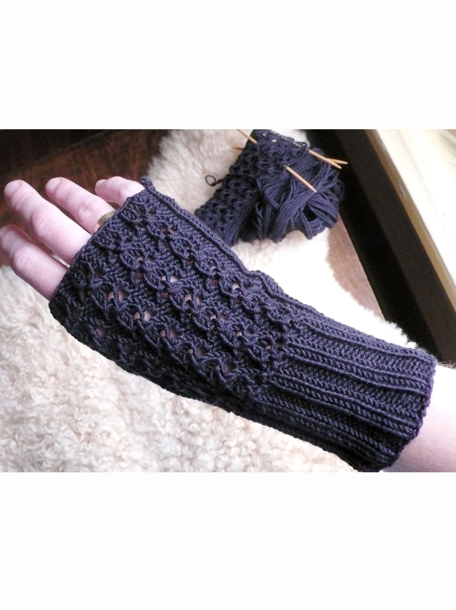 Cloverleaf Lace Mitts