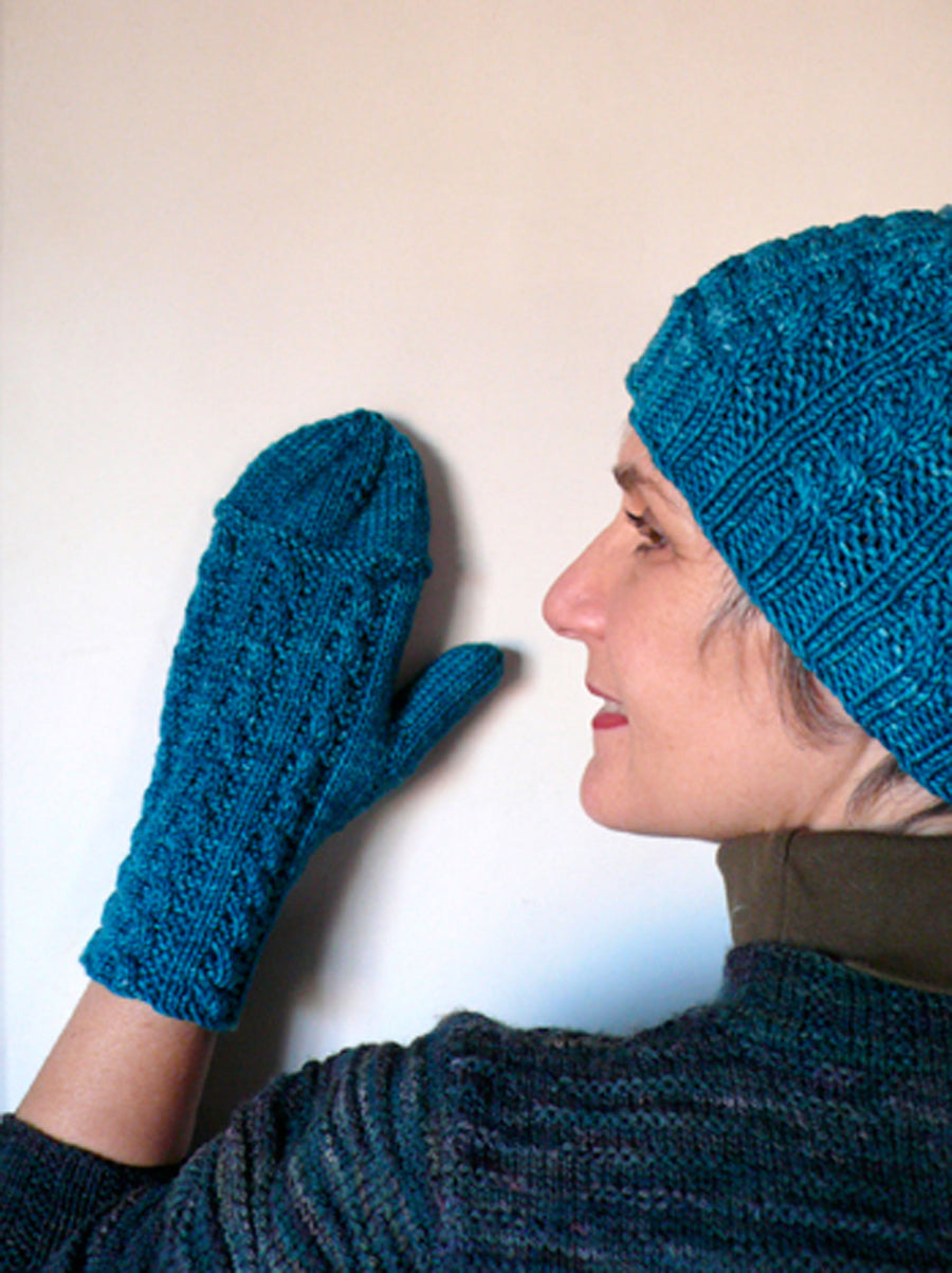 Cornrows Mittens and Hat knitting pattern