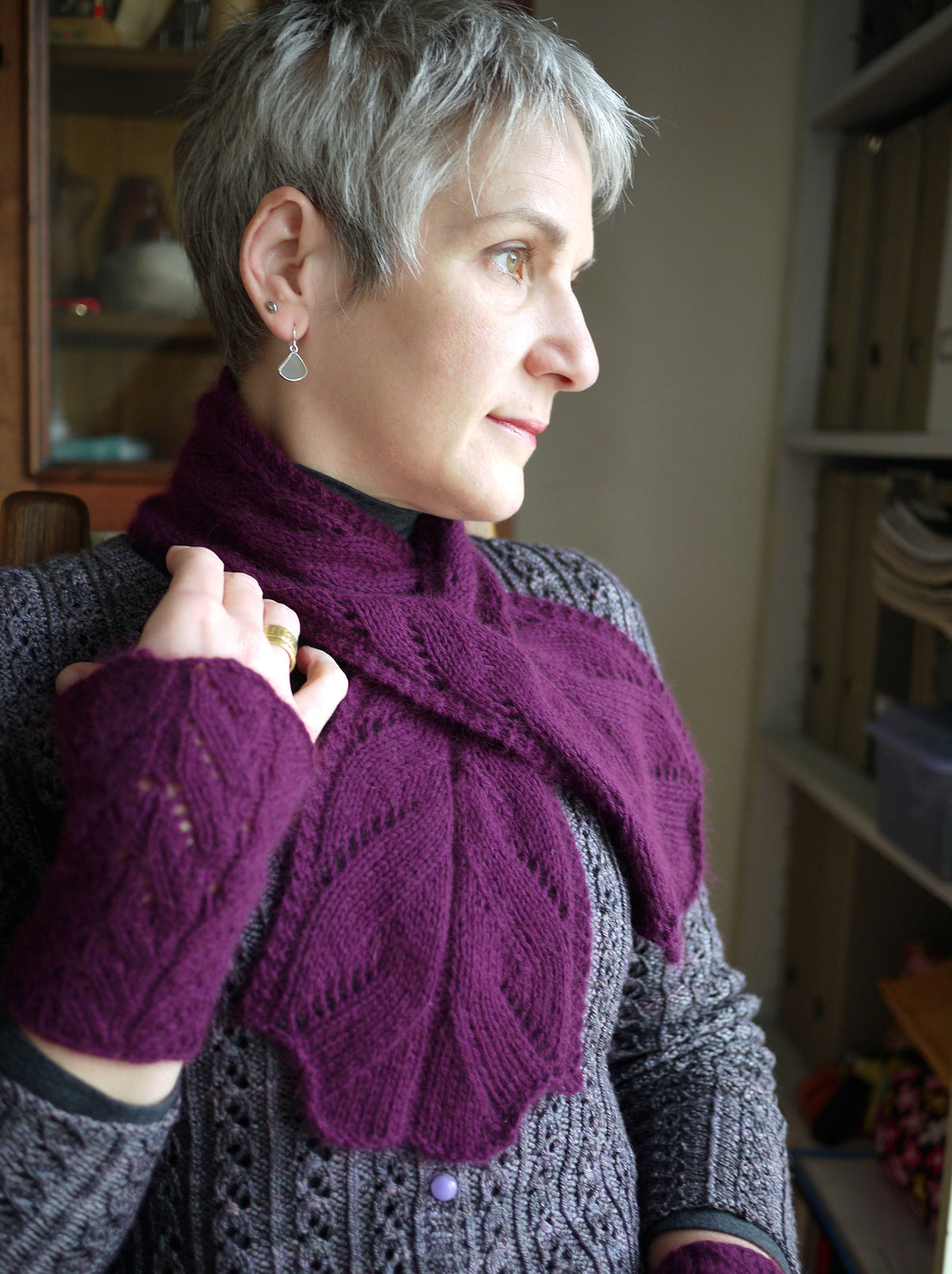 Echo of Bells Scarf and Wristlet Set knitting pattern