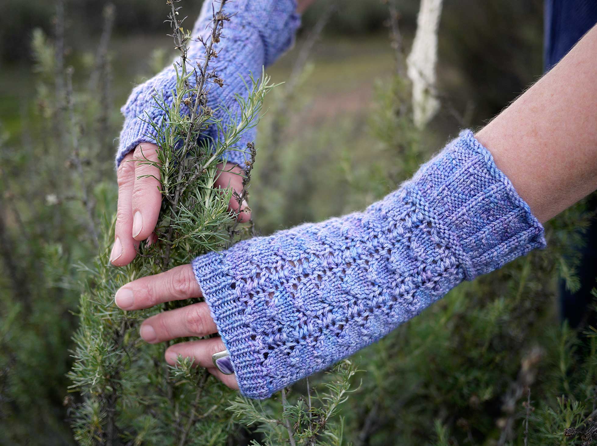 Eliza Lace Mitts <br/><small>knitting pattern</small>