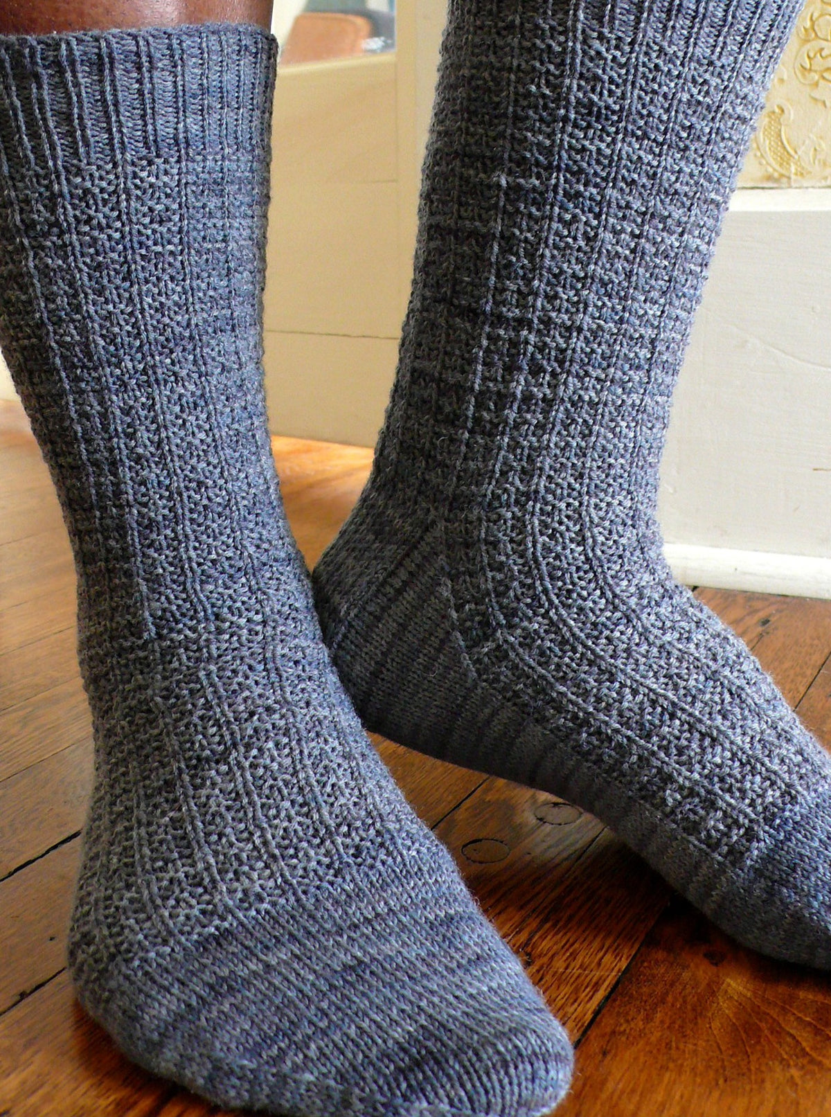 Gridiron socks knitting pattern