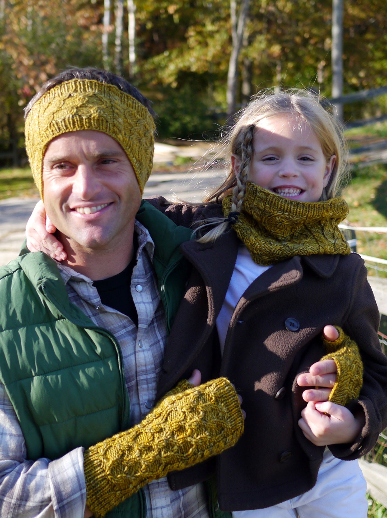 Hoegaarden Set - Mitts, Headband and Cowl