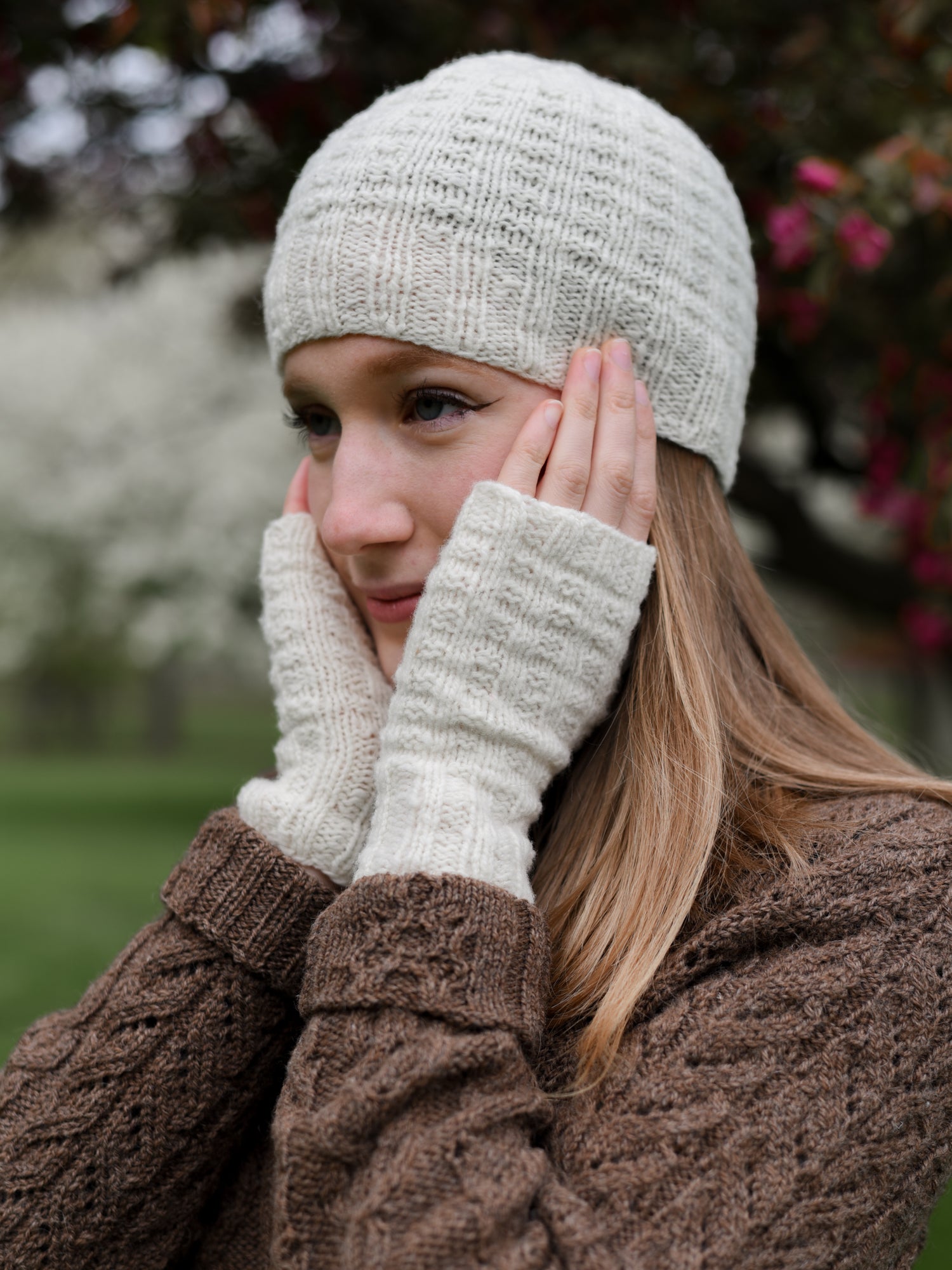 Hot Waffles Hat and Mitts <br/><small>knitting pattern</small>
