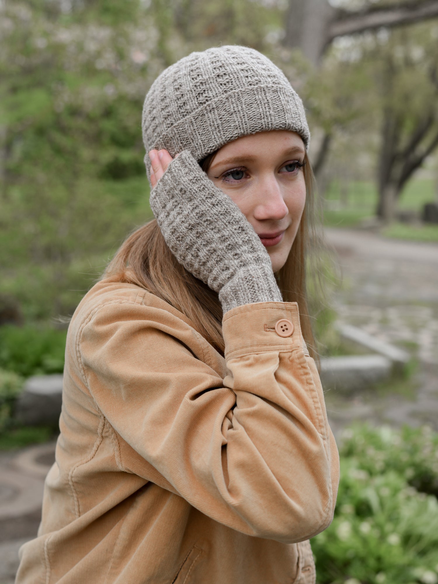 Hot Waffles Hat and Mitts <br/><small>knitting pattern</small>