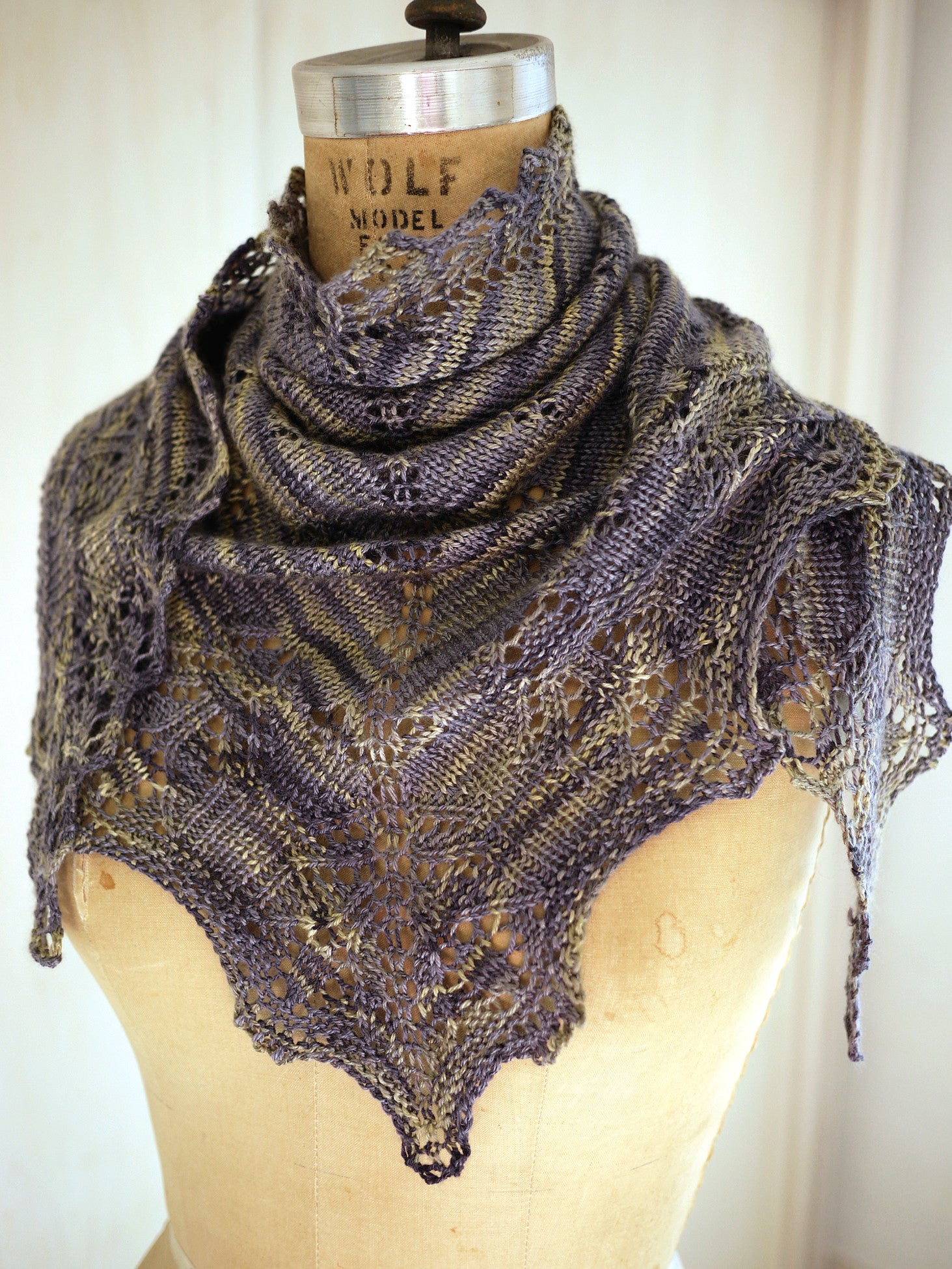 Luciole Triangle Shawl <br/><small>knitting pattern</small>