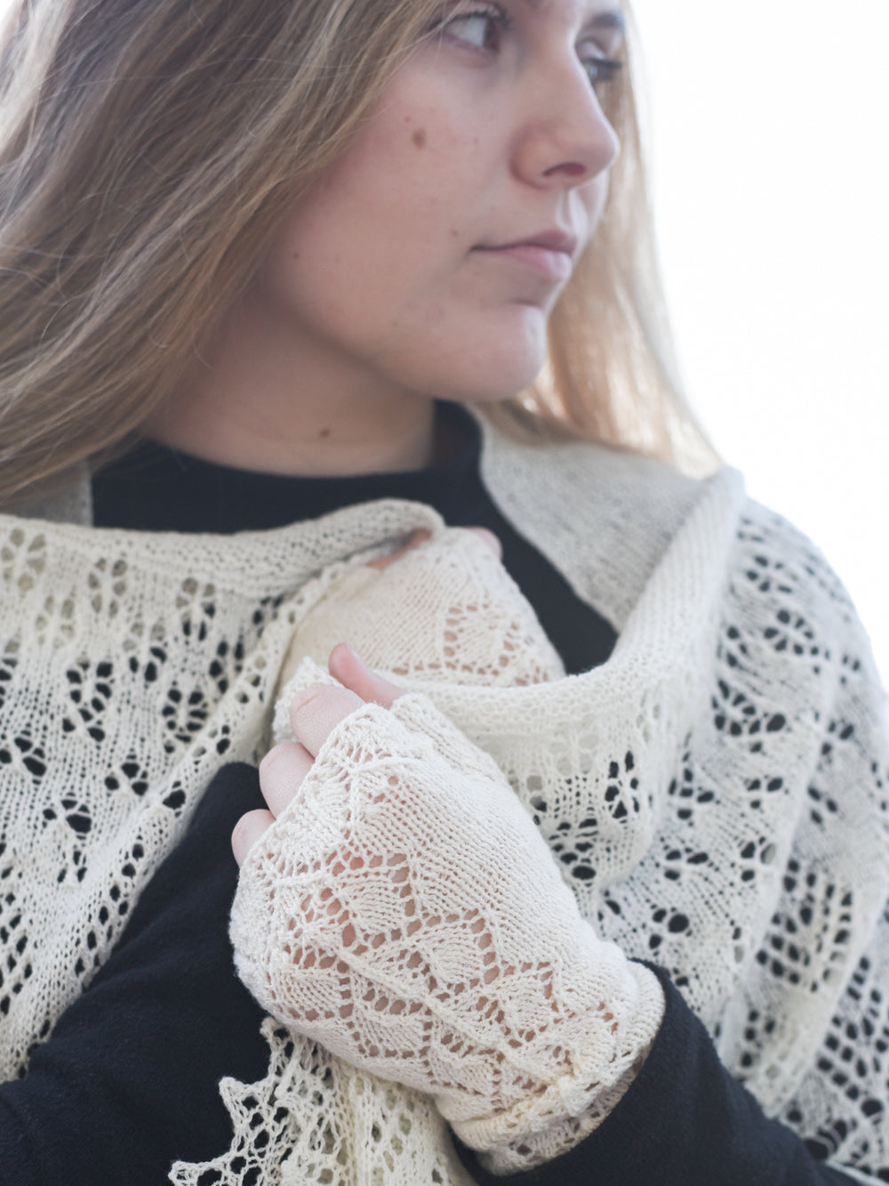 Orchid Lace Mitts