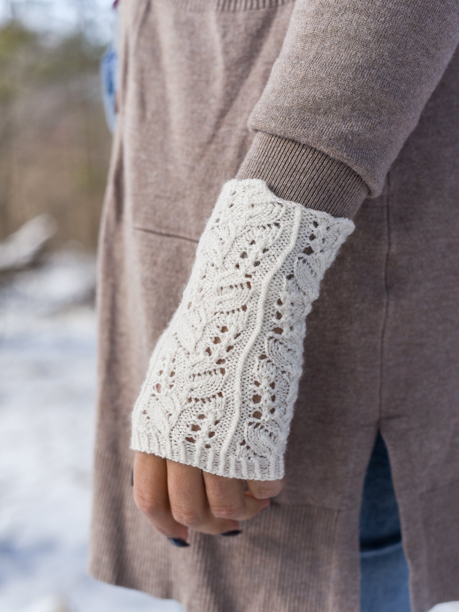 Higan Fingerless Mitts <br/><small>knitting pattern</small>