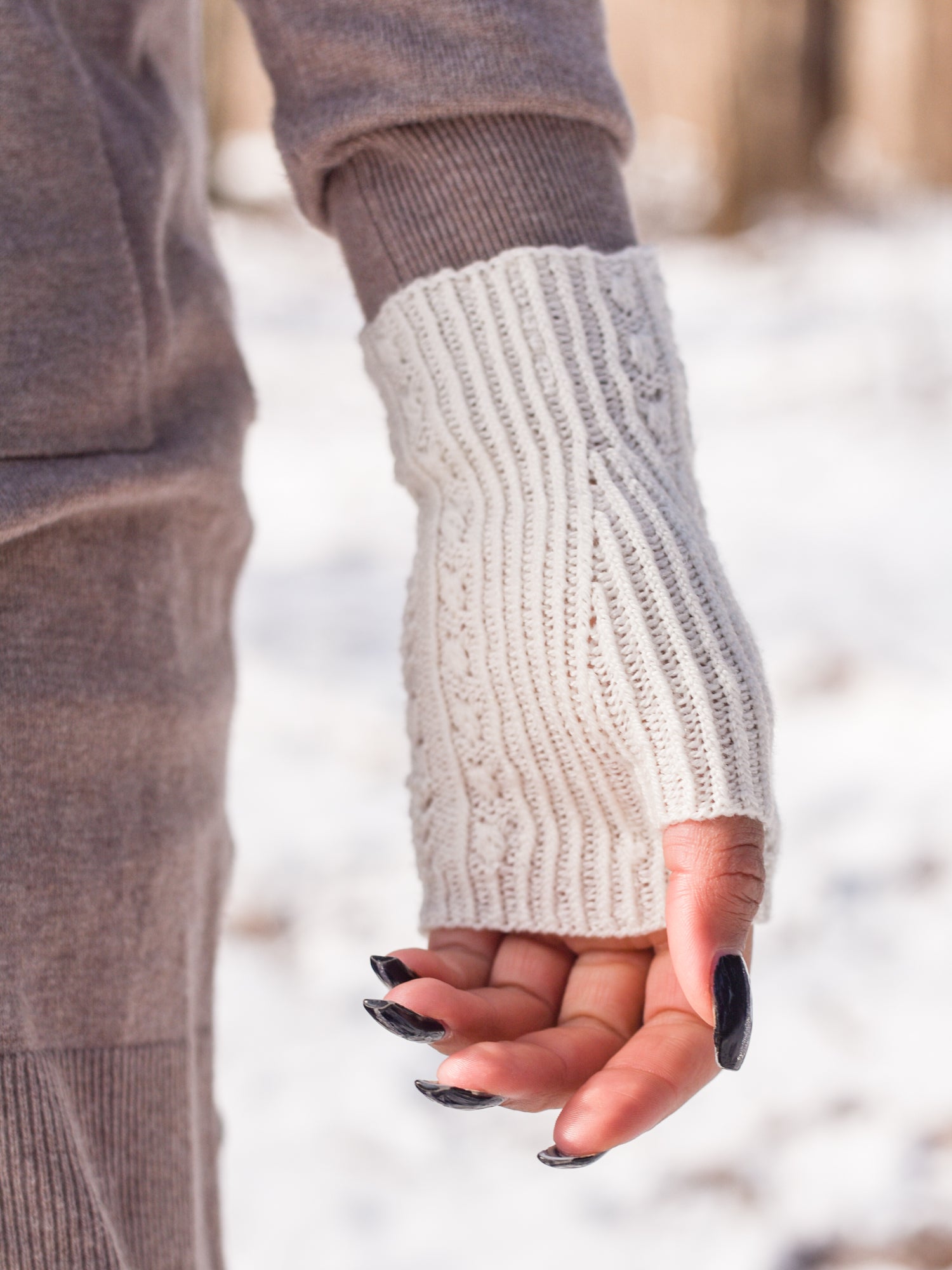 Higan Fingerless Mitts <br/><small>knitting pattern</small>