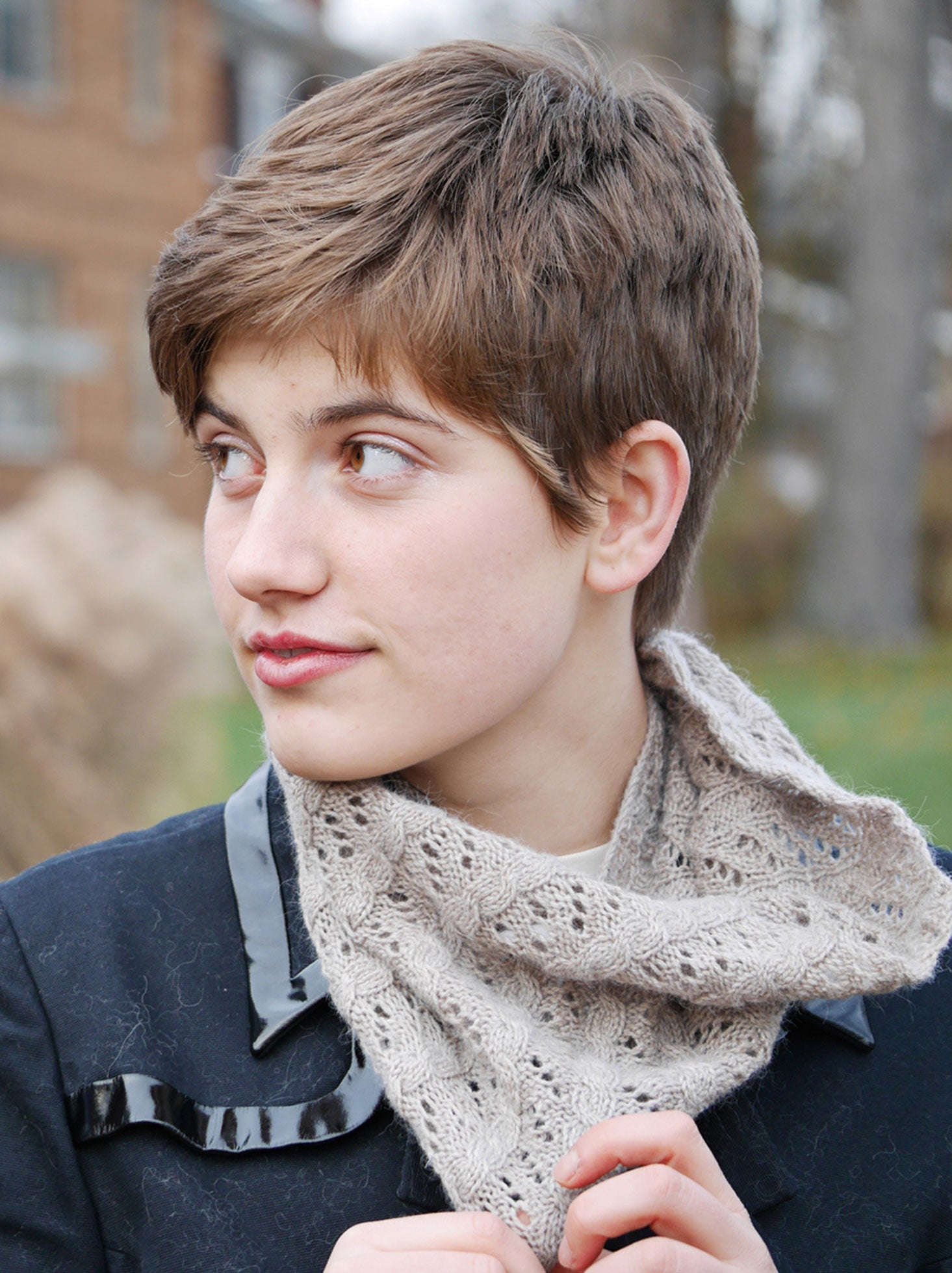 Two-Faced Friend Cowl <br/><small>knitting pattern</small>