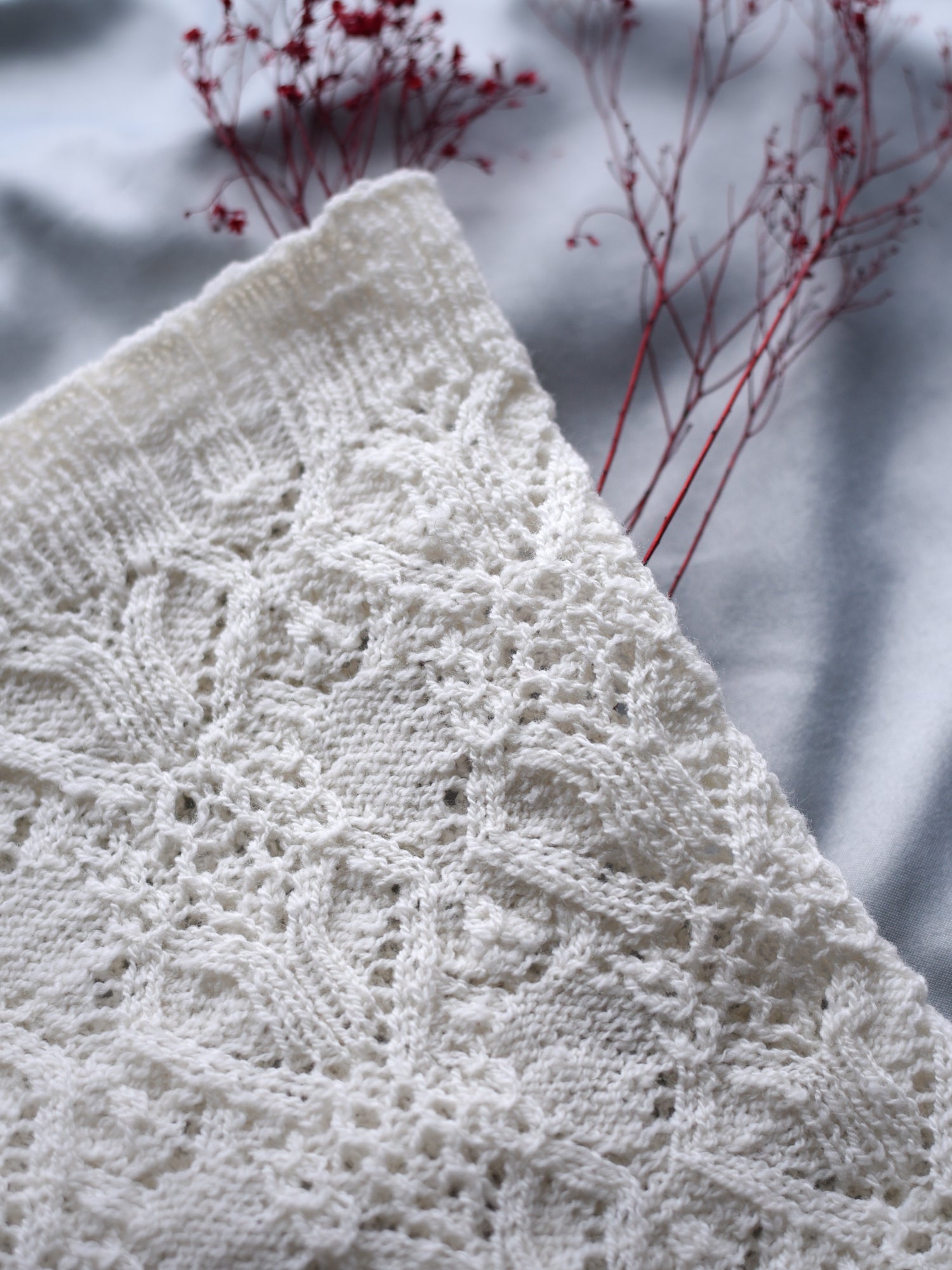Whitethistle Neckwarmer <br/><small>knitting pattern</small>